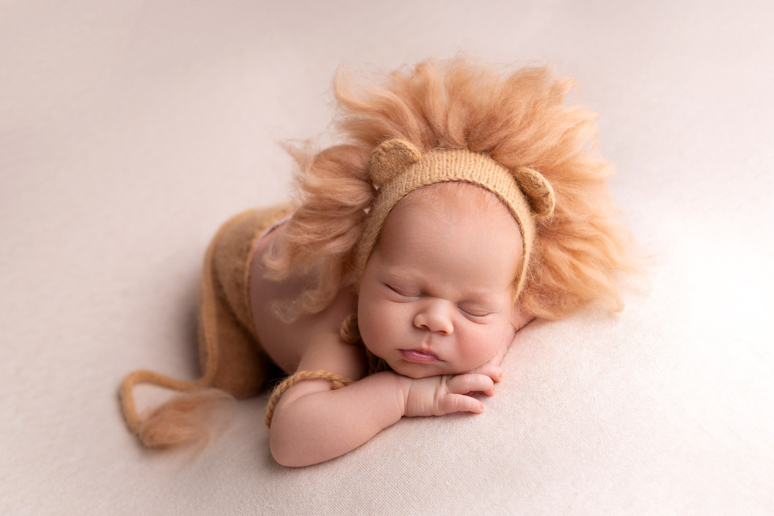 Классическая фотосессия малыша. Фотограф новорожденных малышей в Омске и Омской области Эльвира Камаева