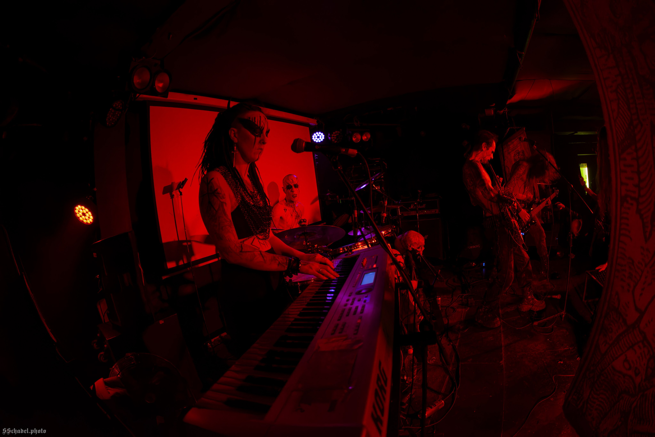 Frostlagte Måne 11.04.25. We will make everything metal!