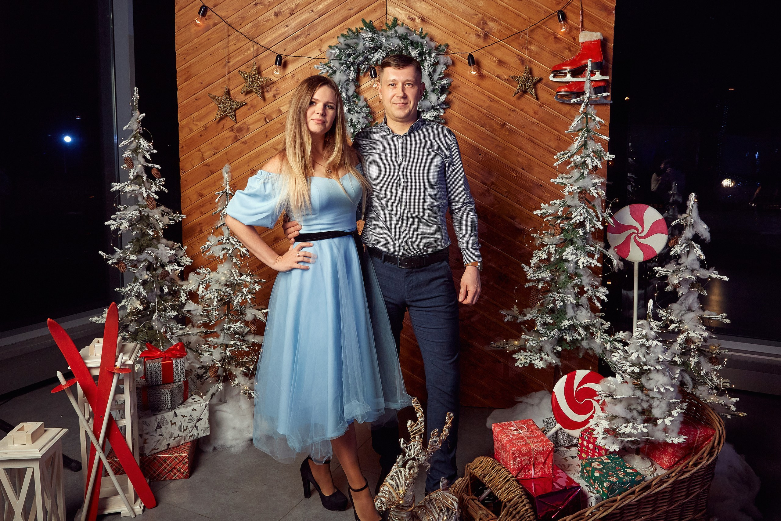 Транс-Инвест / Новогодний корпоратив на территории автосалона. Антон Артюшин, портретный фотограф. Москва