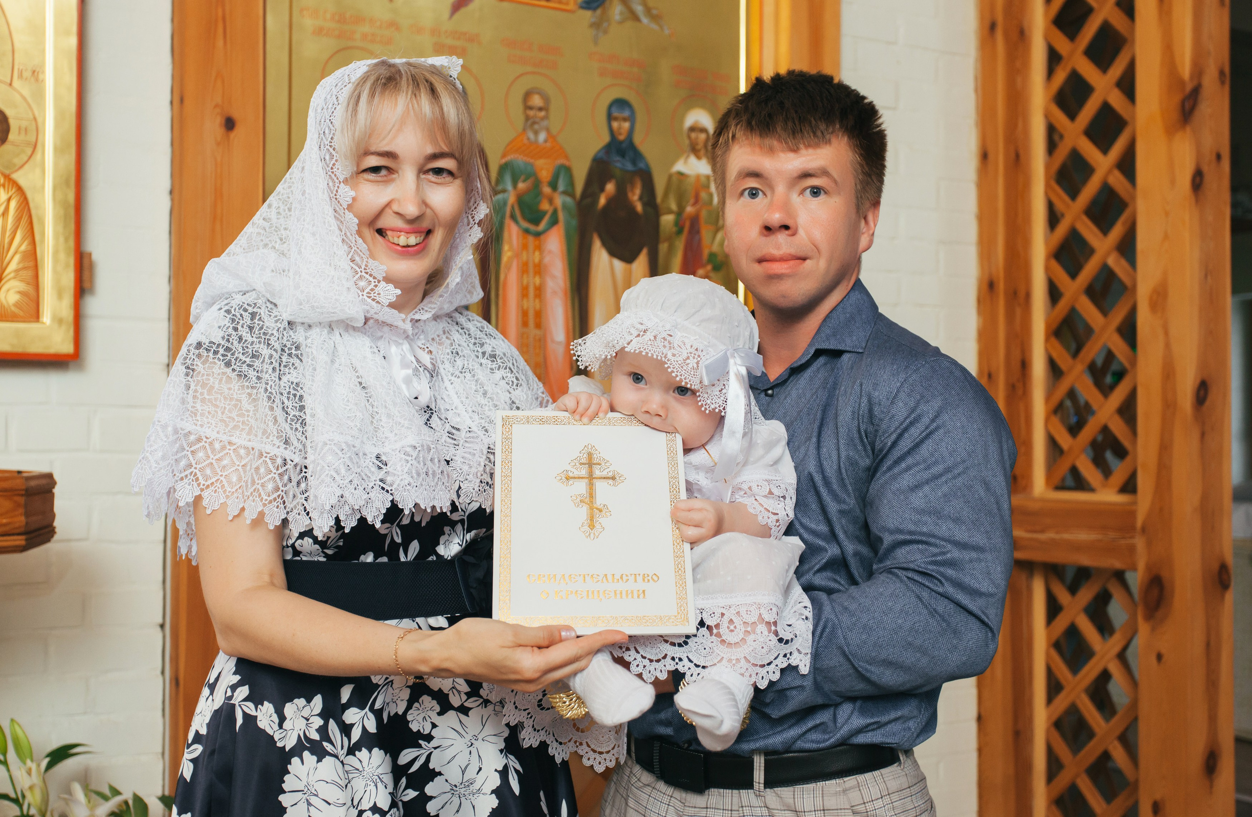 Крещение храм Сошествия святого Духа, г. Колпино. Фотограф на крещение в Санкт Петербурге