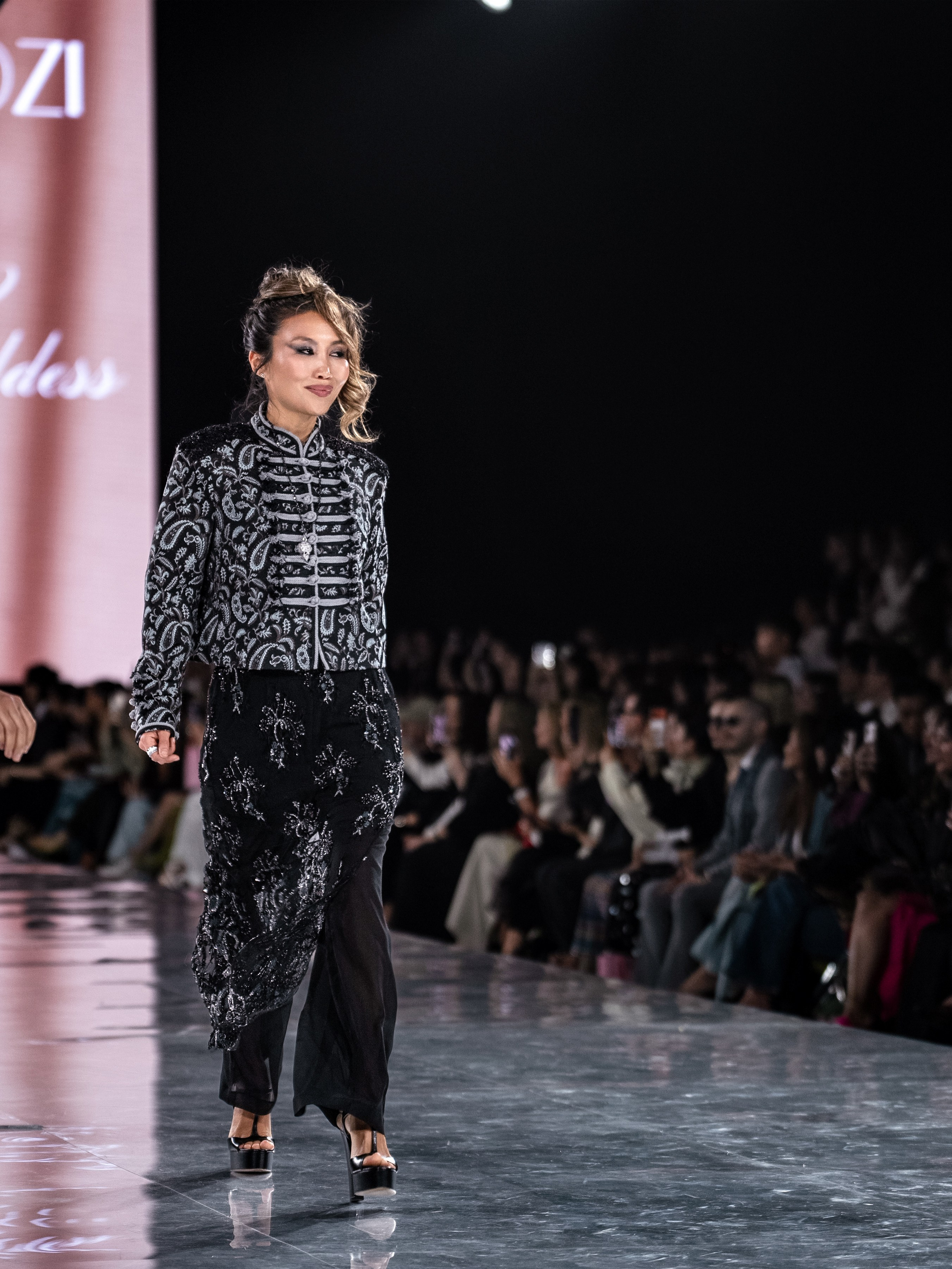 Kazakhstan Fashion Week Zardozi. Сайт Алматинского НЮ АРТ, будуар и фэшн фотографа Дениса Карпенко
