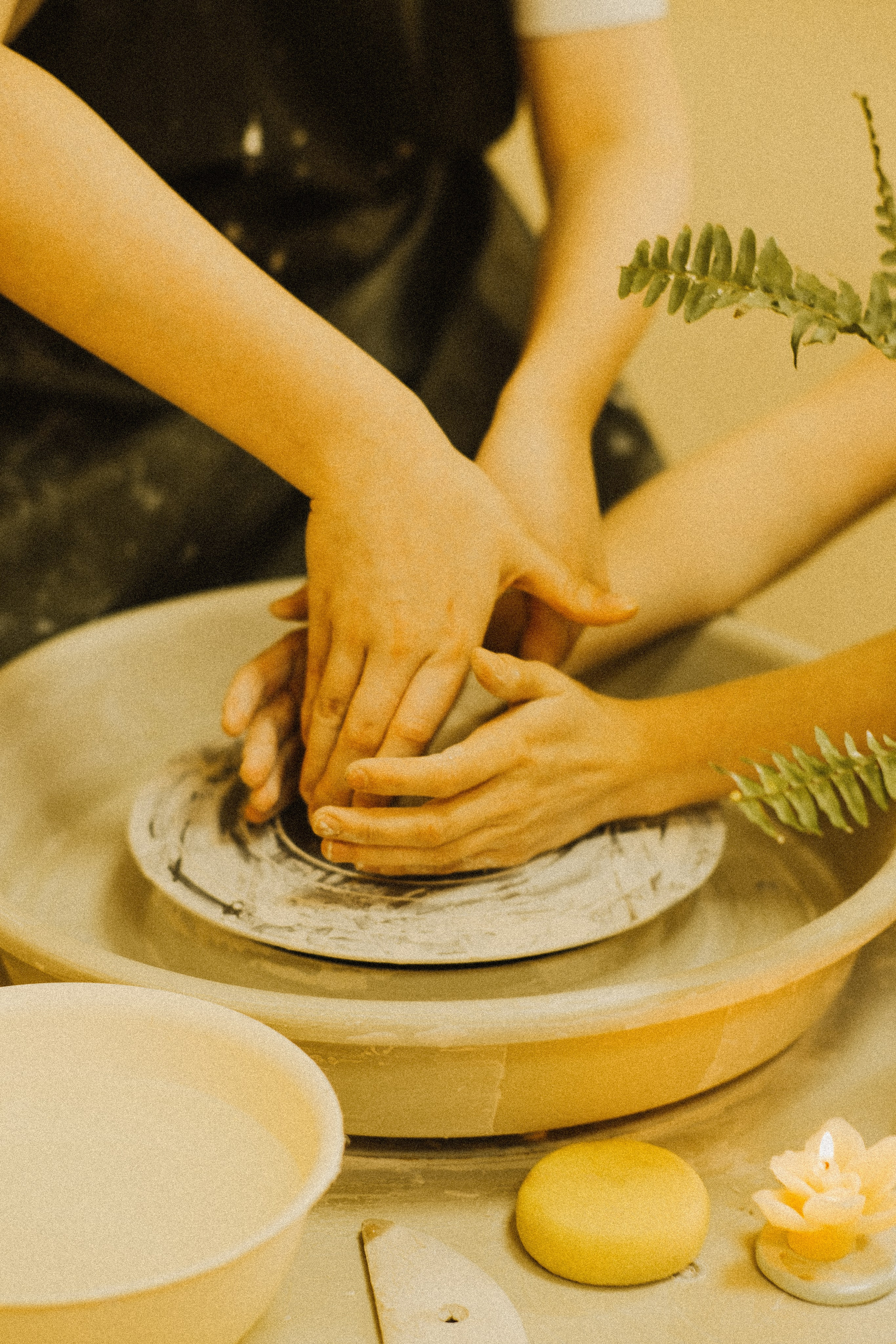 Контент для студии керамики «Flowers & Chill». Коммерческий и Портретный Фотограф Симферополь Крым Максим Махо