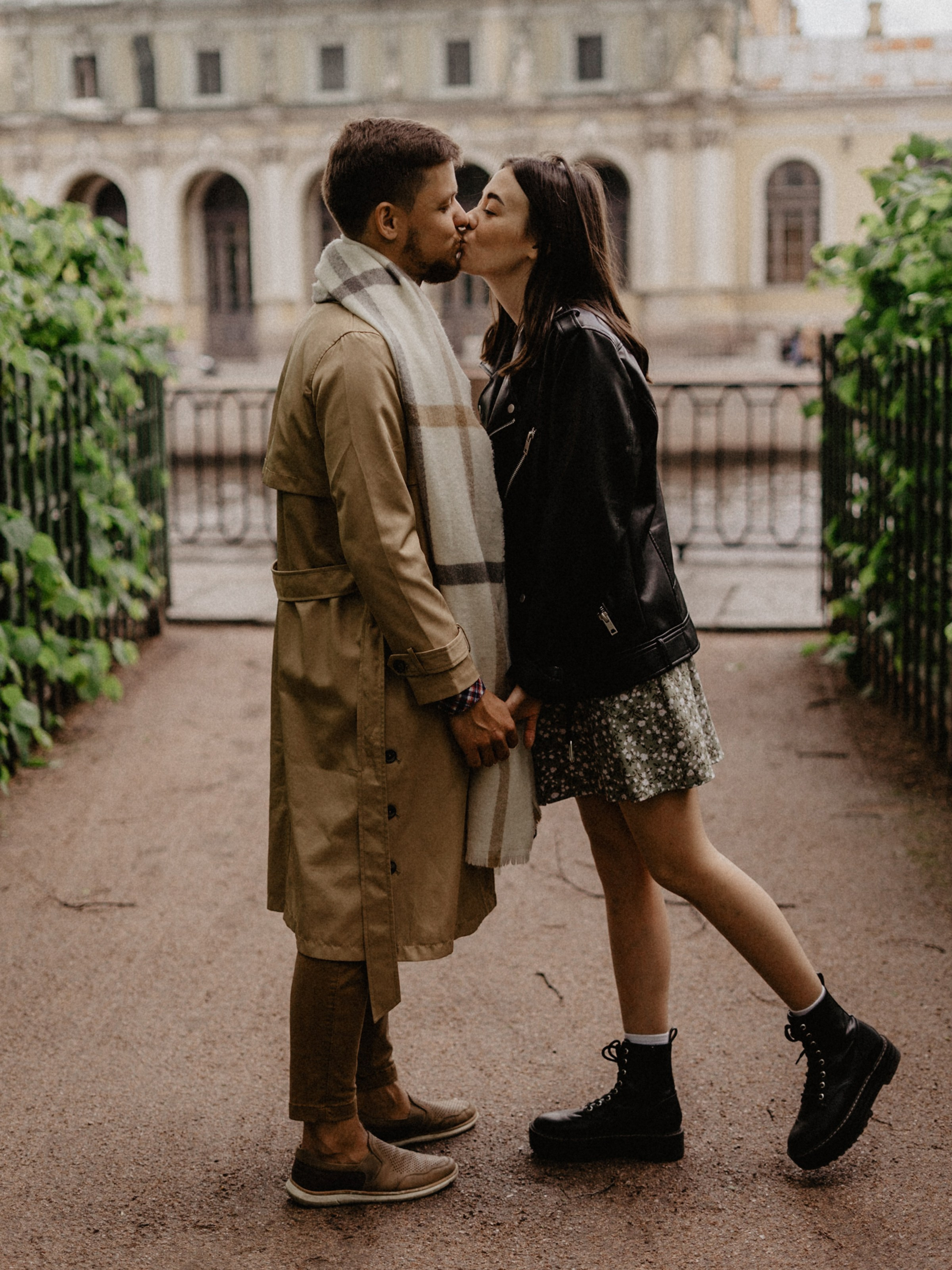 Вита & Саша | Любовь в центре Петербурга. Контент фотограф в Санкт-Петербурге | Дина Альбур