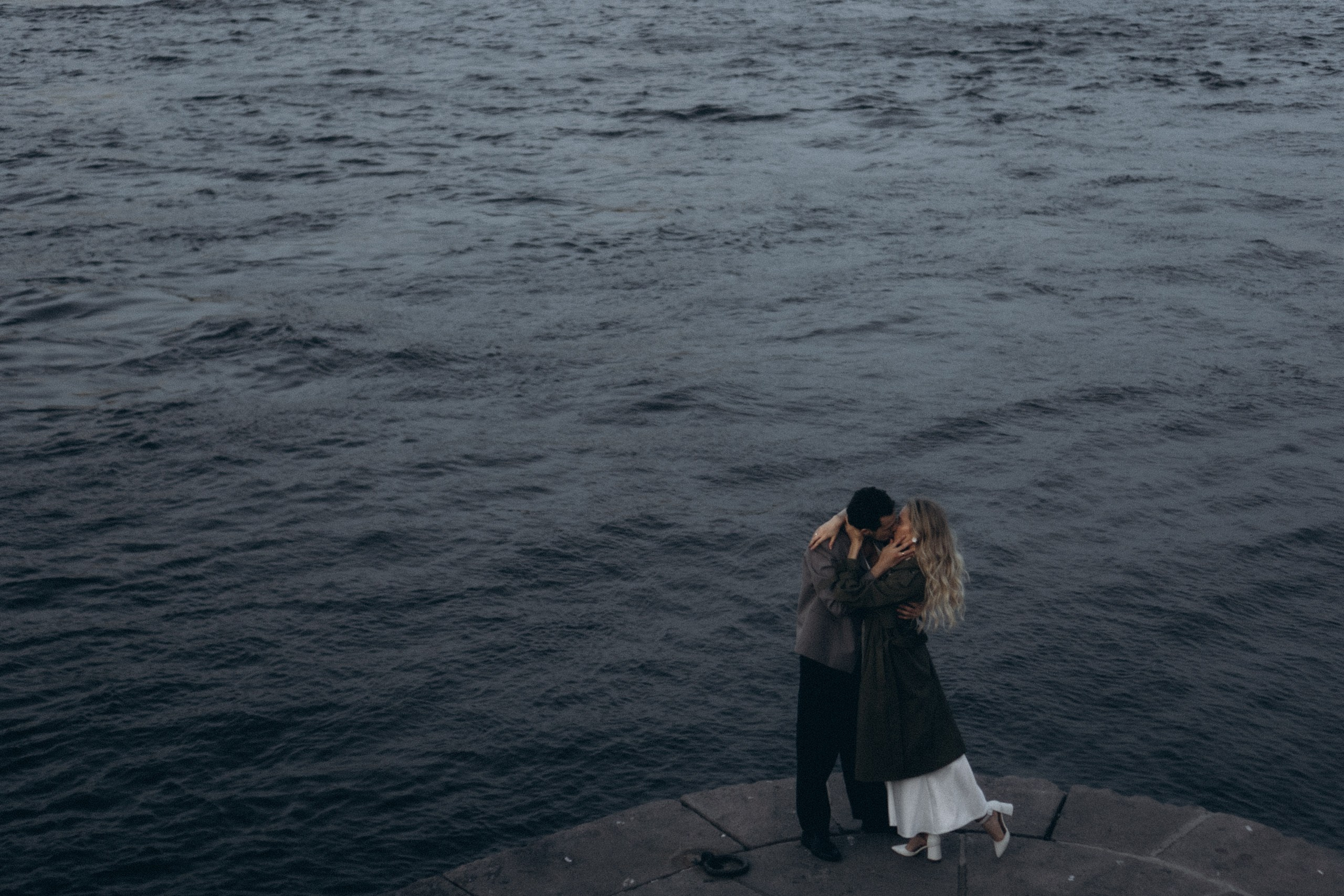 СВАДЕБНАЯ СЬЕМКА ПАРЫ НА РАССВЕТЕ В БЕЛЫЕ НОЧИ И ПРОГУЛКА С РАЗВОДНЫМИ МОСТАМИ И ПИКНИК ВОЗЛЕ ИСАКИЕВСКОГО СОБОРА. Профессиональный фотограф, Санкт-Петербург — Виктория Богомолова