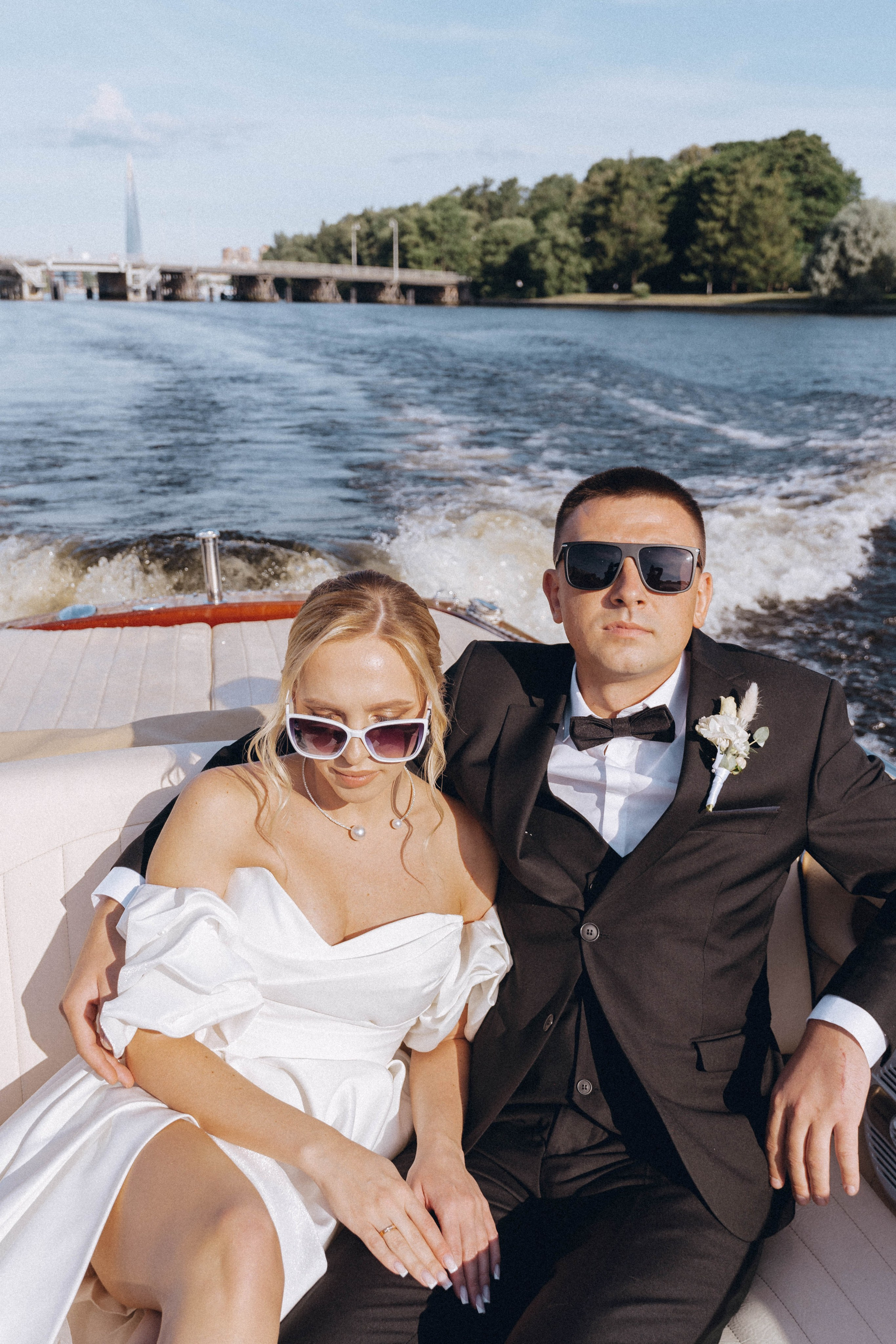 СВАДЕНБНАЯ СЬЕМКА НА КАТЕРЕ ПО КАНАЛАМ САНКТ-ПЕТЕРБУРГА И В АКВАТОРИИ НЕВЫ. Профессиональный фотограф, Санкт-Петербург — Виктория Богомолова