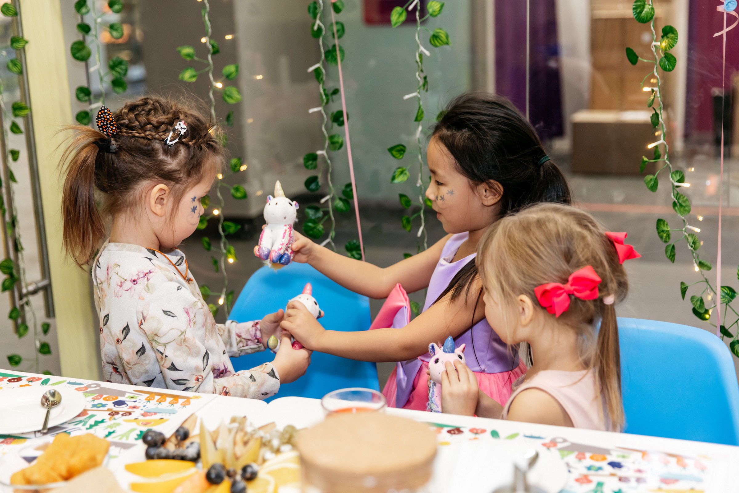 Ульяне 5 лет (детское кафе). Татьяна Чернышова свадебный фотограф Москва
