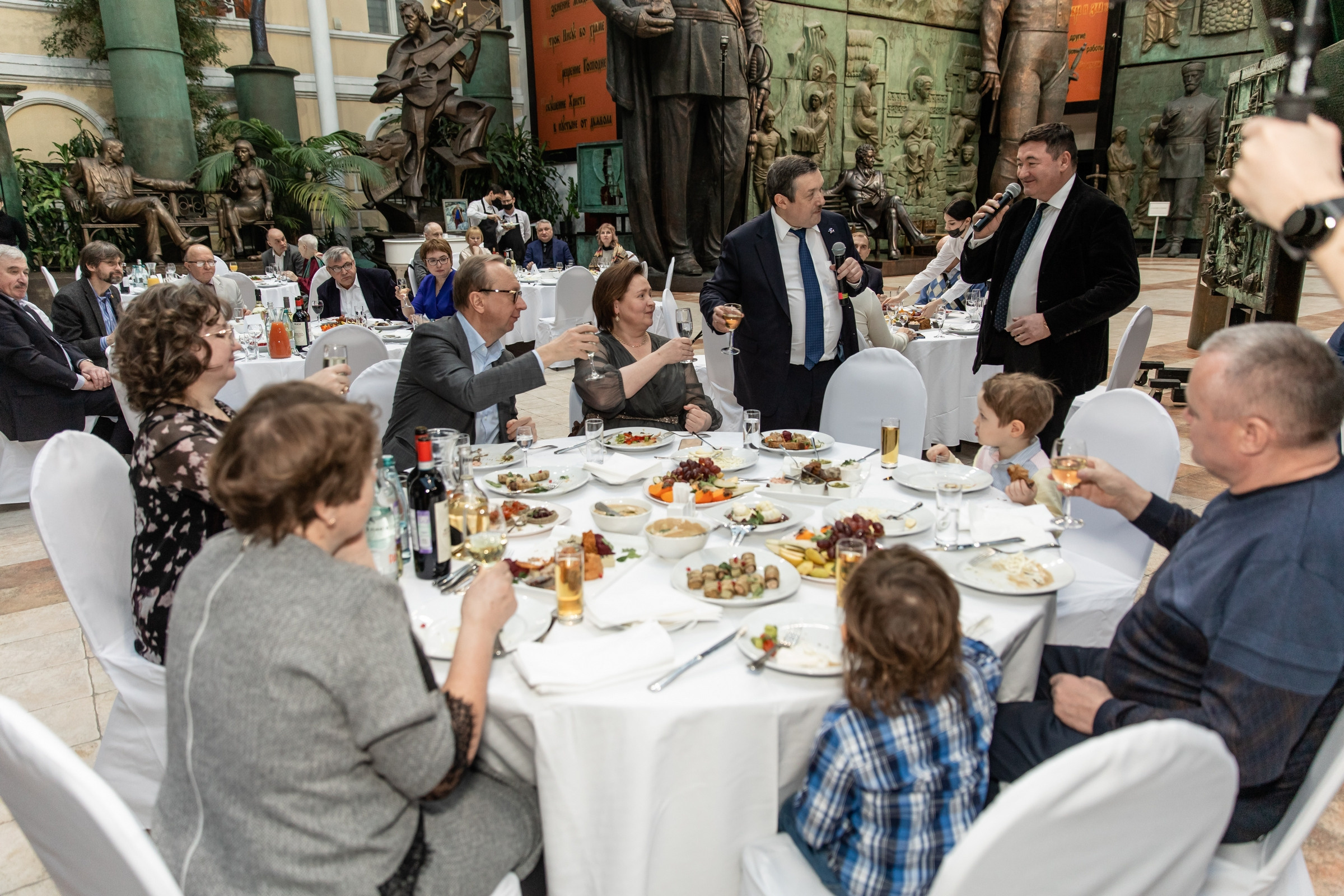 Юбилей 50 лет (Галерея искусств Зураба Церетели). Татьяна Чернышова свадебный фотограф Москва