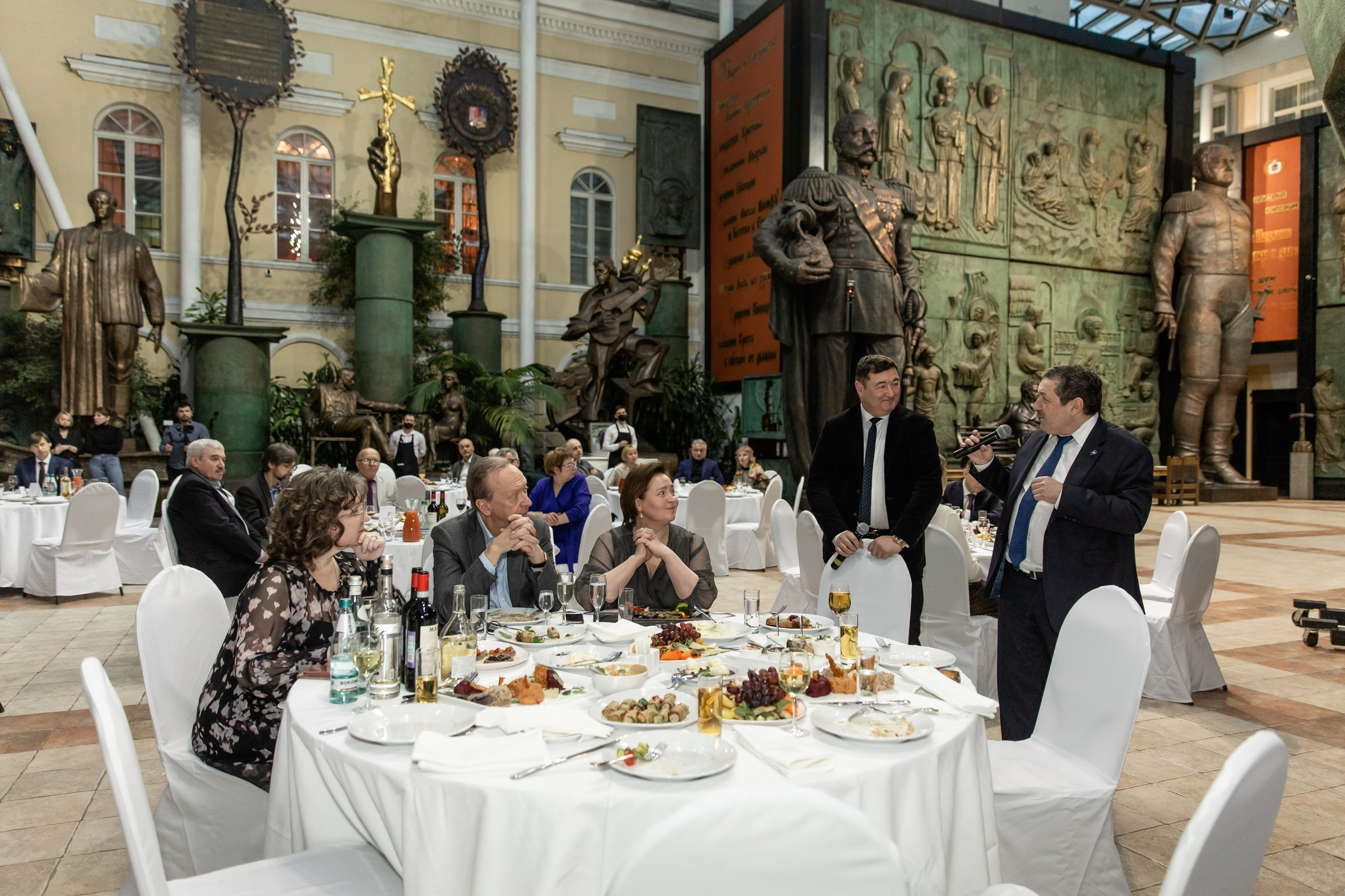 Юбилей 50 лет (Галерея искусств Зураба Церетели). Татьяна Чернышова свадебный фотограф Москва