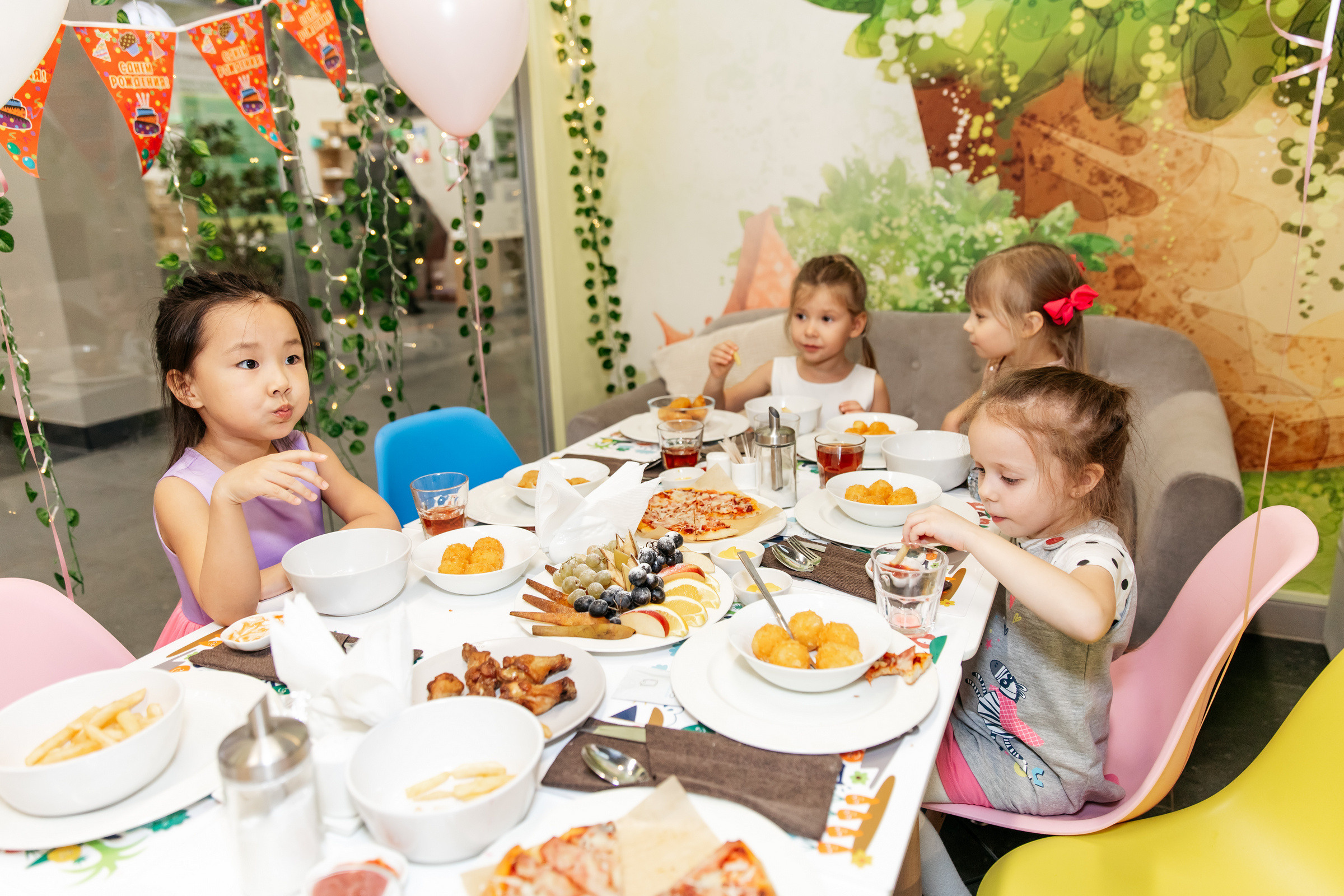 Ульяне 5 лет (детское кафе). Татьяна Чернышова свадебный фотограф Москва