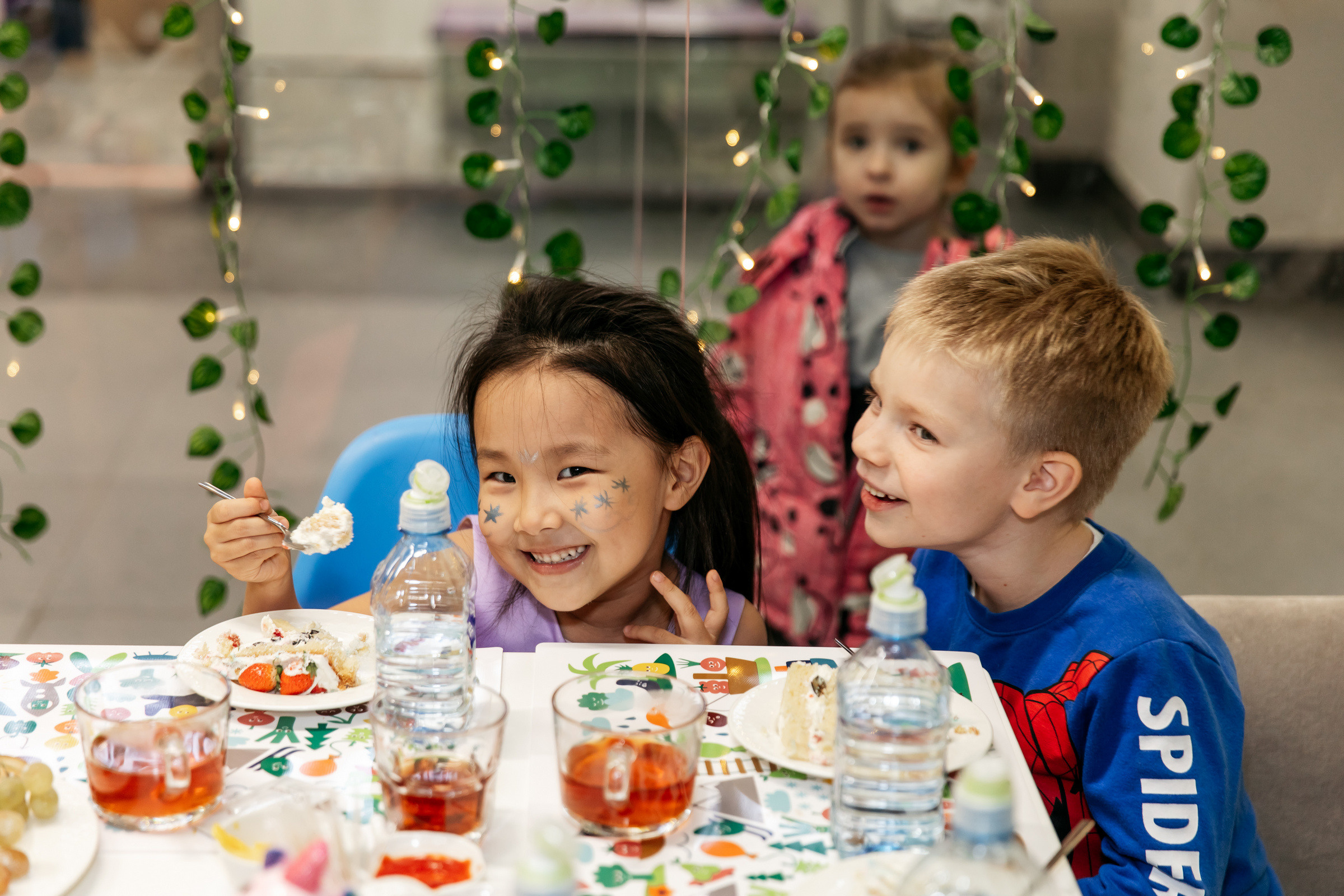 Ульяне 5 лет (детское кафе). Татьяна Чернышова свадебный фотограф Москва