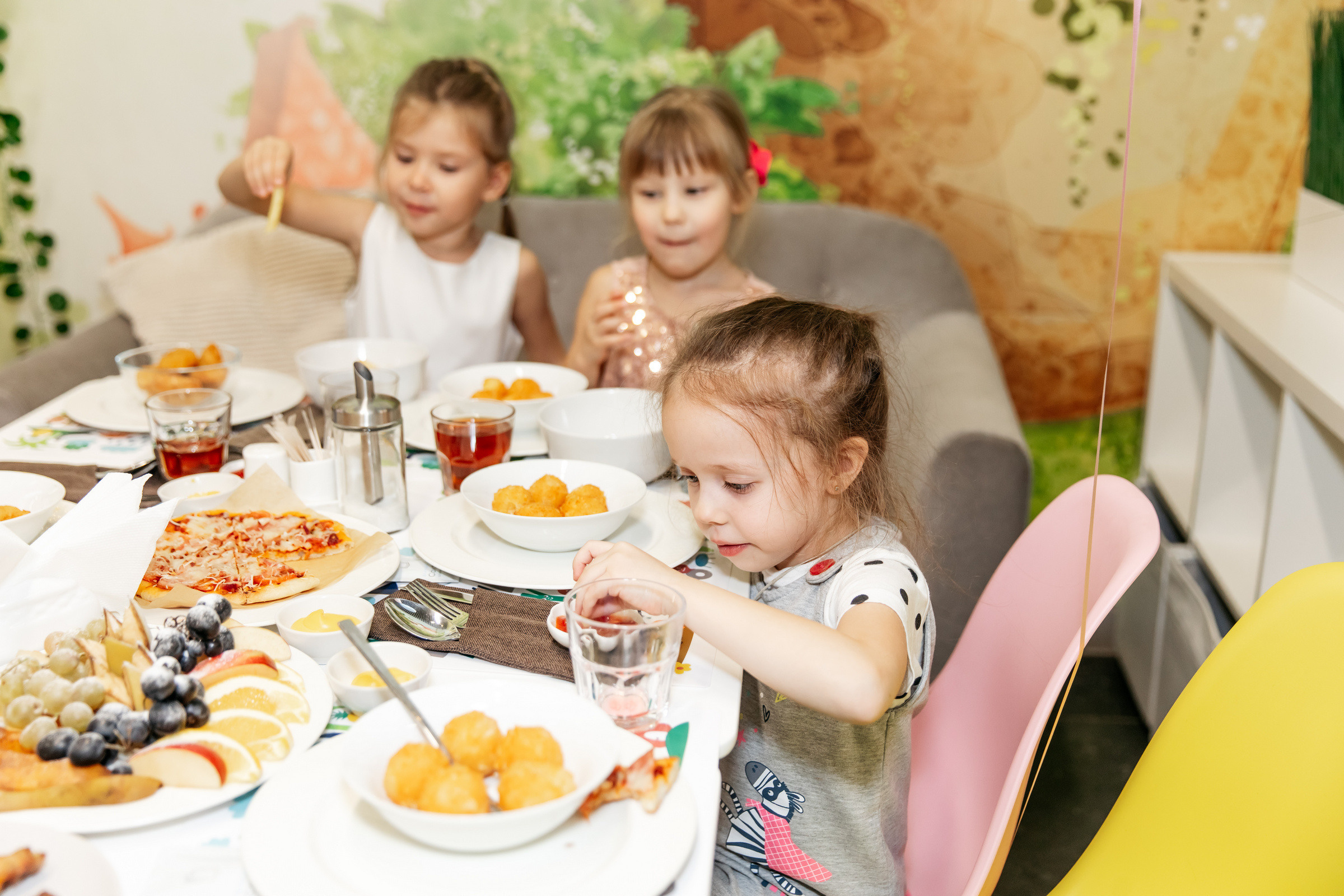 Ульяне 5 лет (детское кафе). Татьяна Чернышова свадебный фотограф Москва