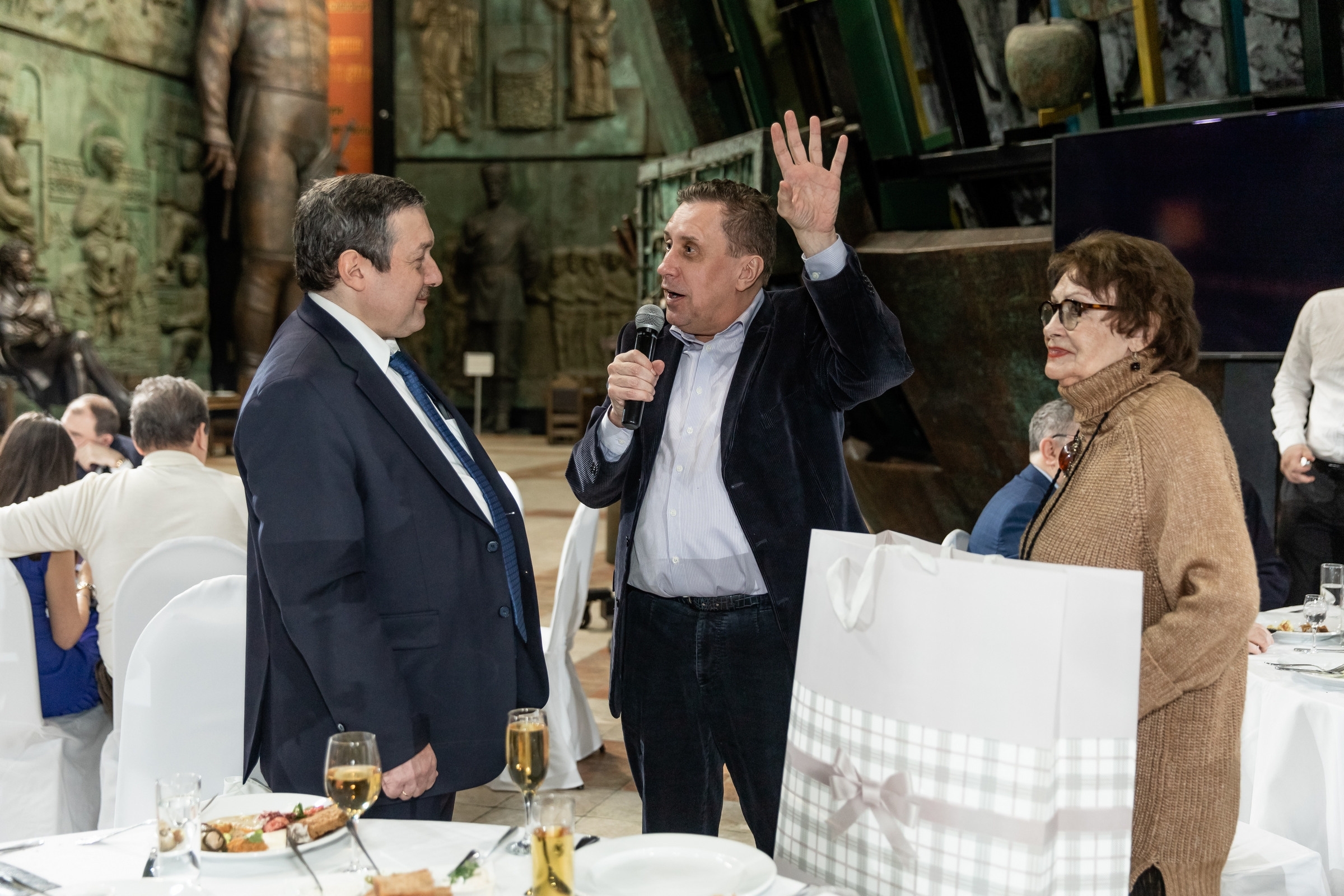 Юбилей 50 лет (Галерея искусств Зураба Церетели). Татьяна Чернышова свадебный фотограф Москва