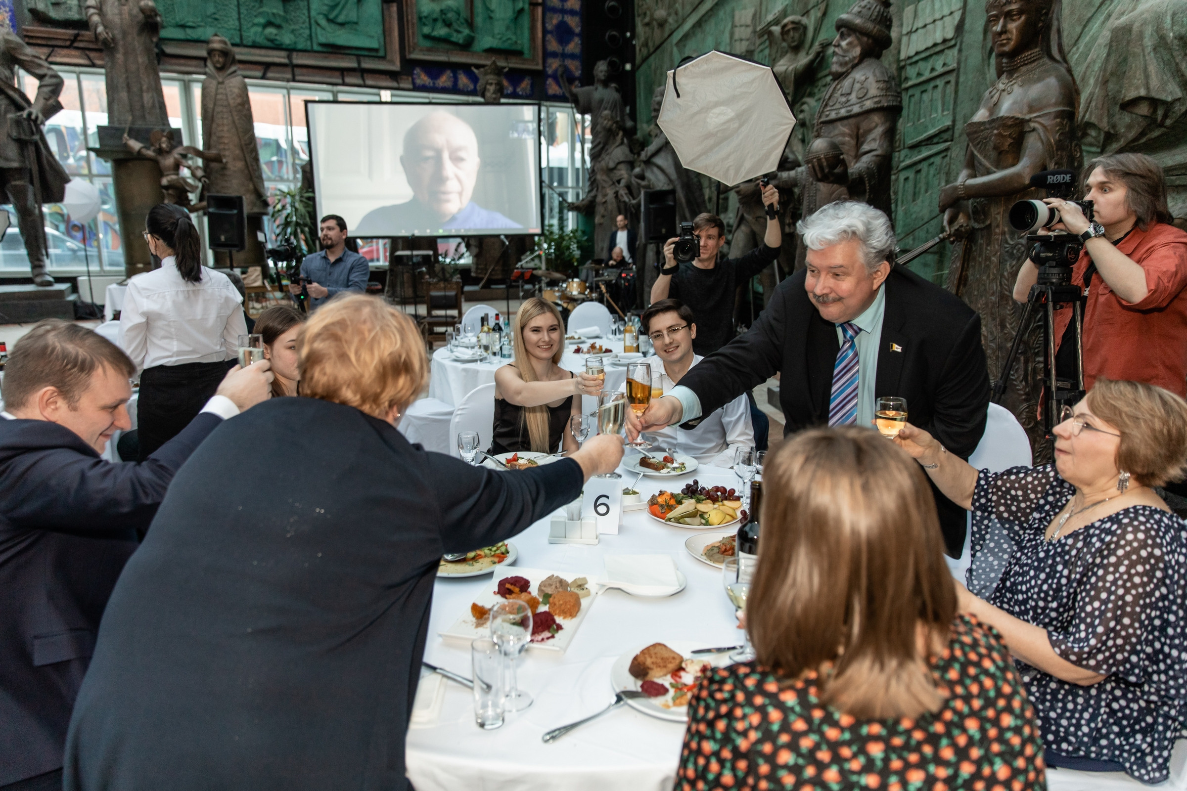 Юбилей 50 лет (Галерея искусств Зураба Церетели). Татьяна Чернышова свадебный фотограф Москва