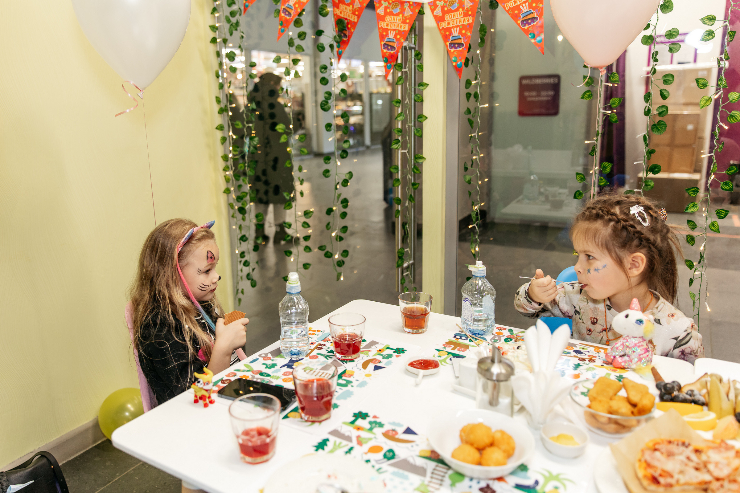 Ульяне 5 лет (детское кафе). Татьяна Чернышова свадебный фотограф Москва