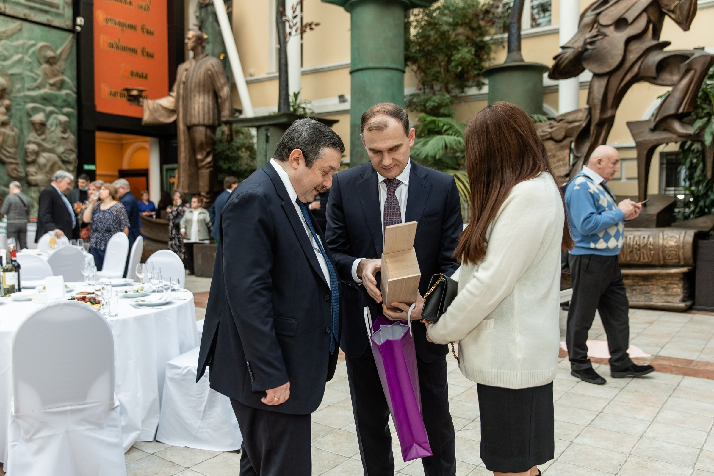 Юбилей 50 лет (Галерея искусств Зураба Церетели). Татьяна Чернышова свадебный фотограф Москва