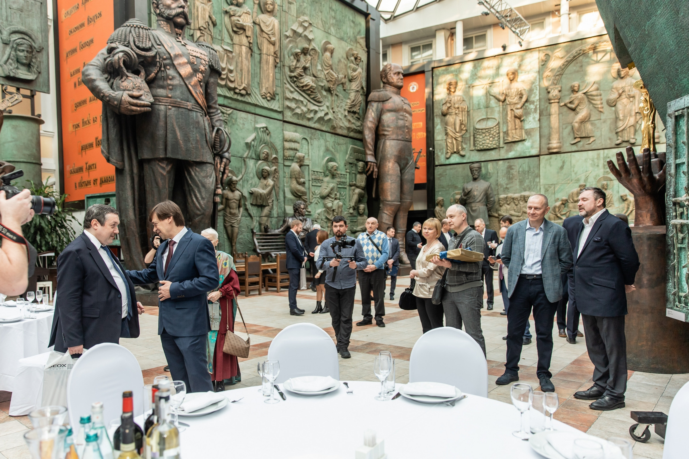 Юбилей 50 лет (Галерея искусств Зураба Церетели). Татьяна Чернышова свадебный фотограф Москва