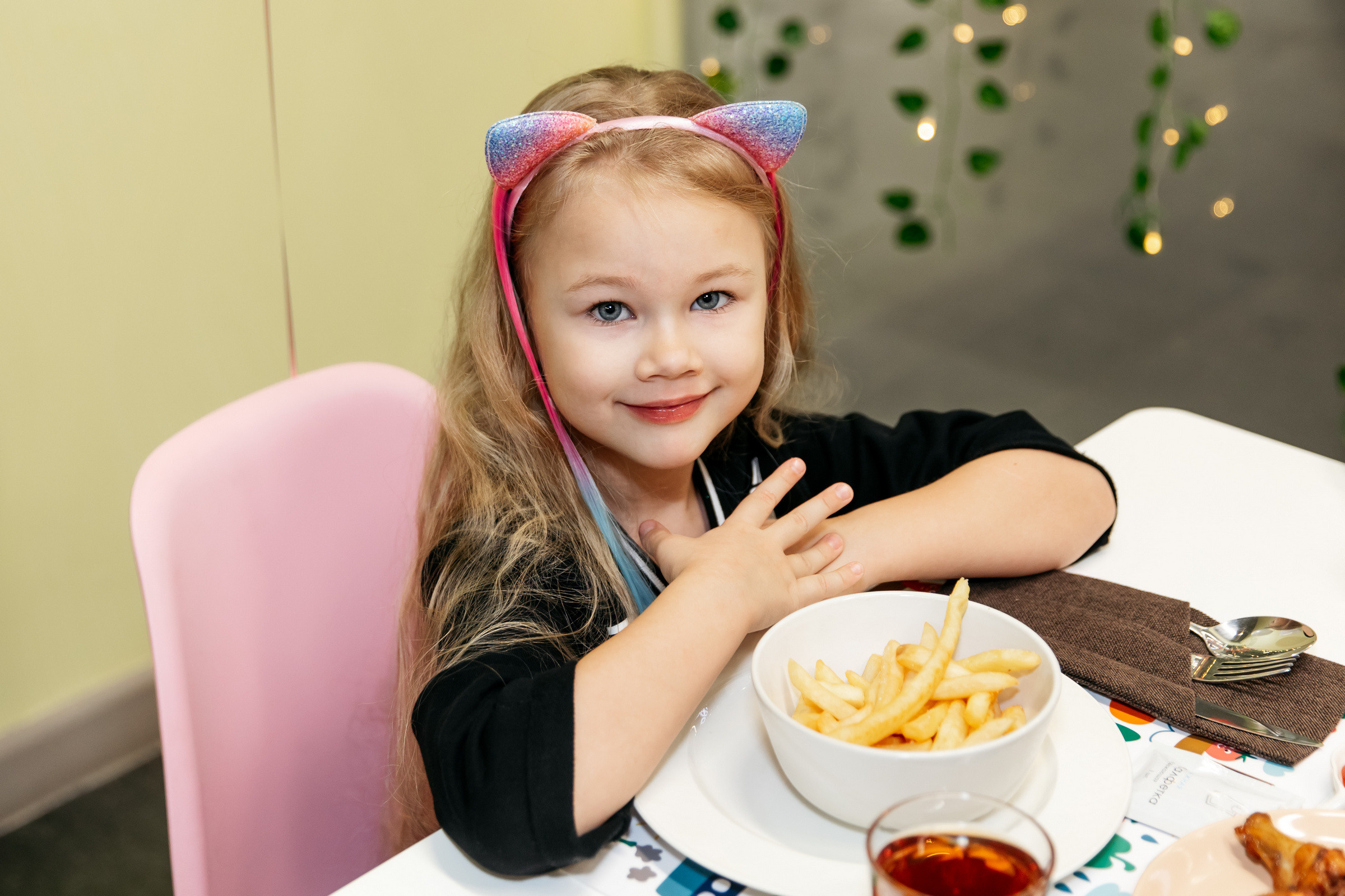 Ульяне 5 лет (детское кафе). Татьяна Чернышова свадебный фотограф Москва