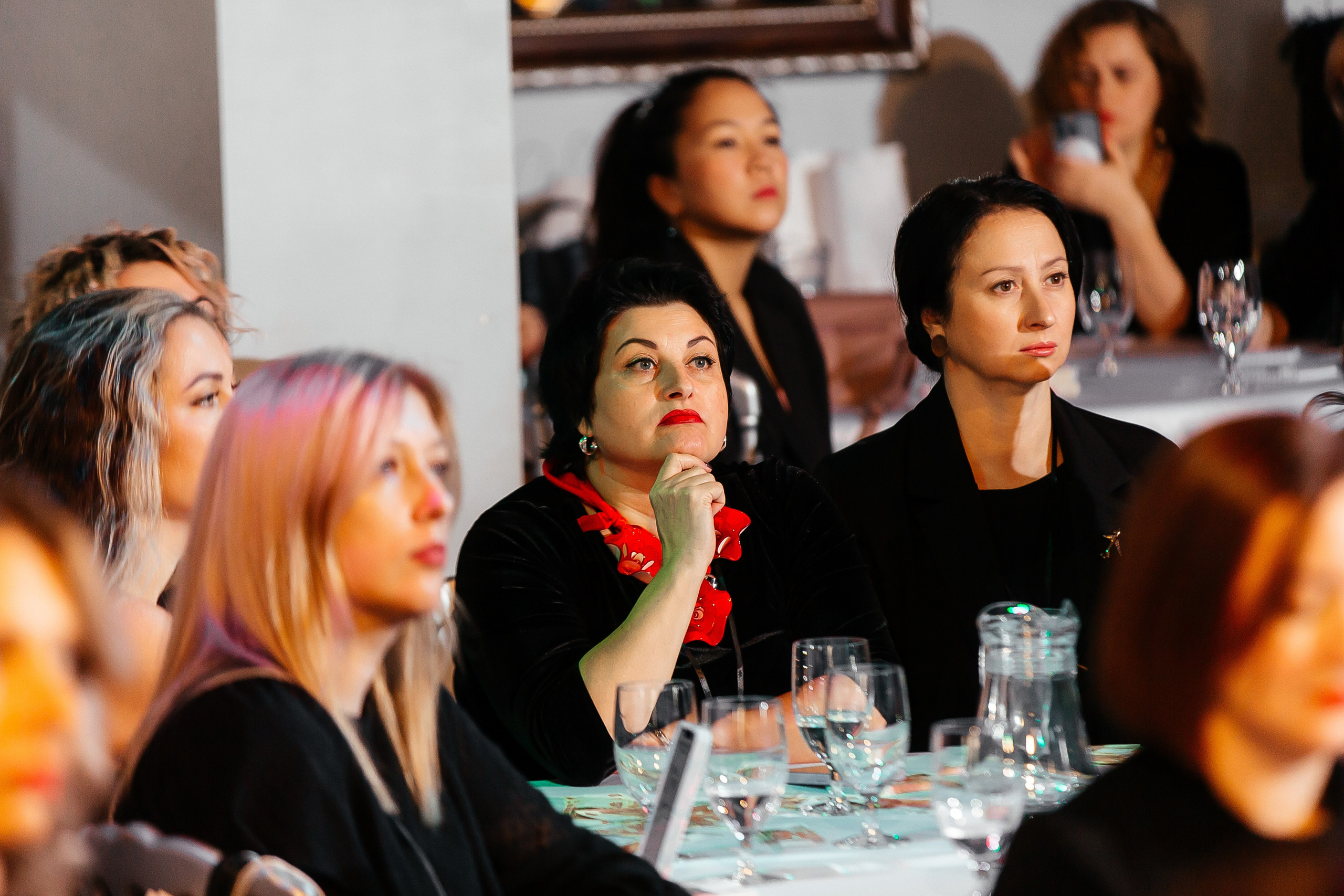 Фотозона+выступление спикеров. Фотограф в Красноярске Надежда Воскресенская