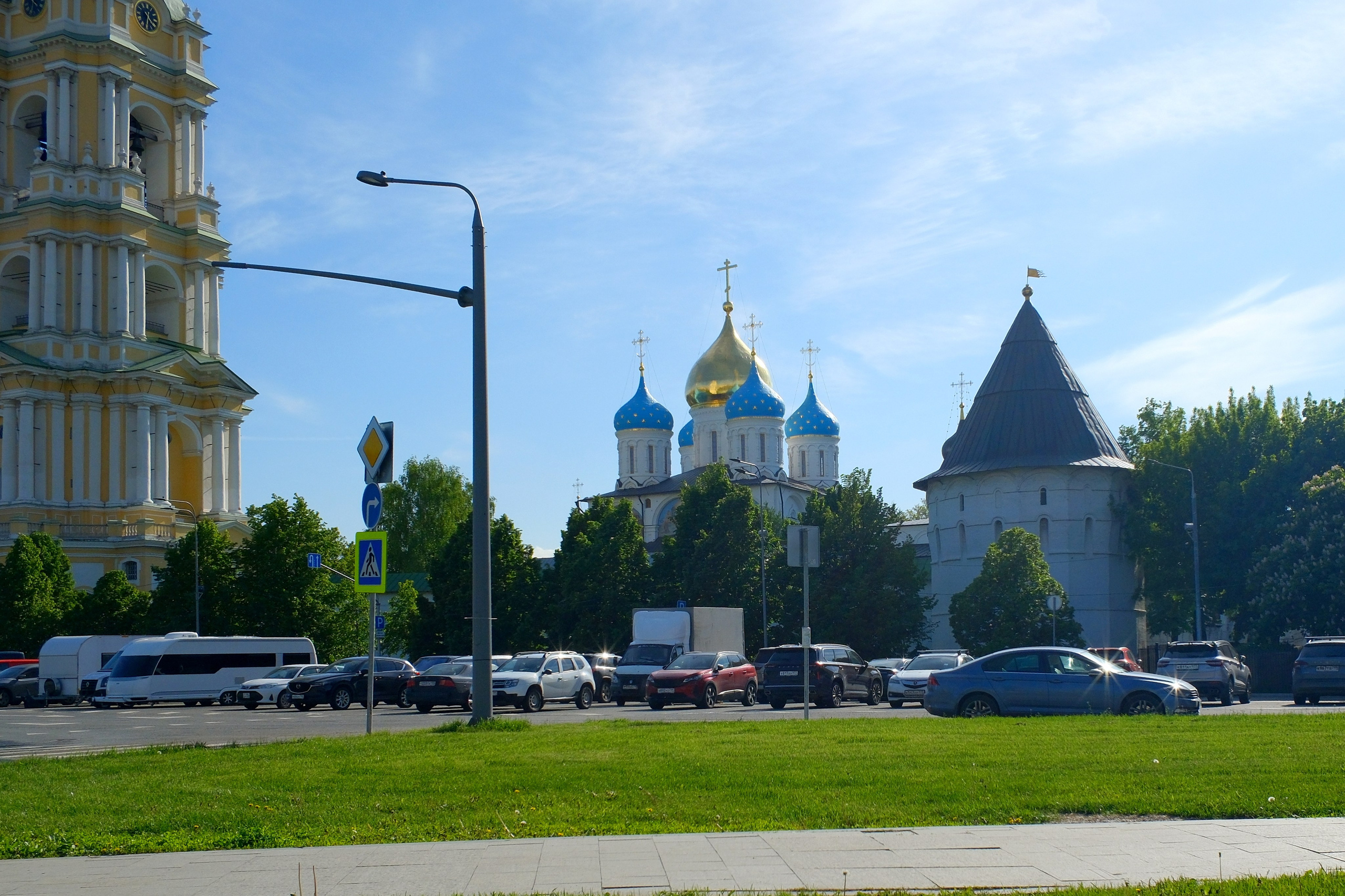 Улица, люди, жизнь…