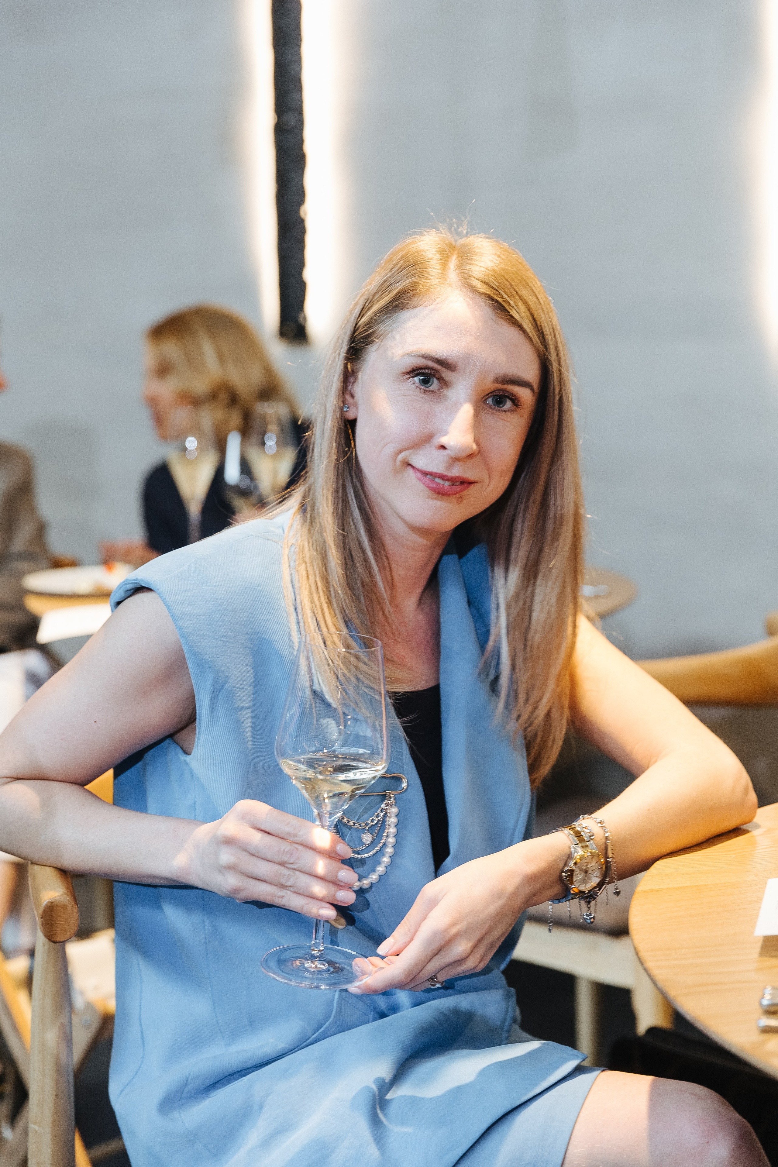 Презентация открытия магазина женской одежды GLVR в ресторане Fresco. Фотограф в Красноярске Надежда Воскресенская