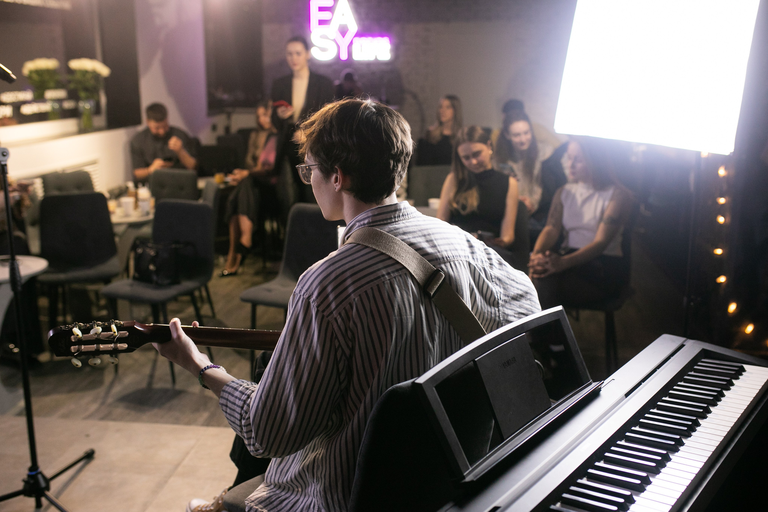 Квартирник (отчетный концерт студии Ирины Кюлян). Фотограф в Новосибирске Ася Зверева