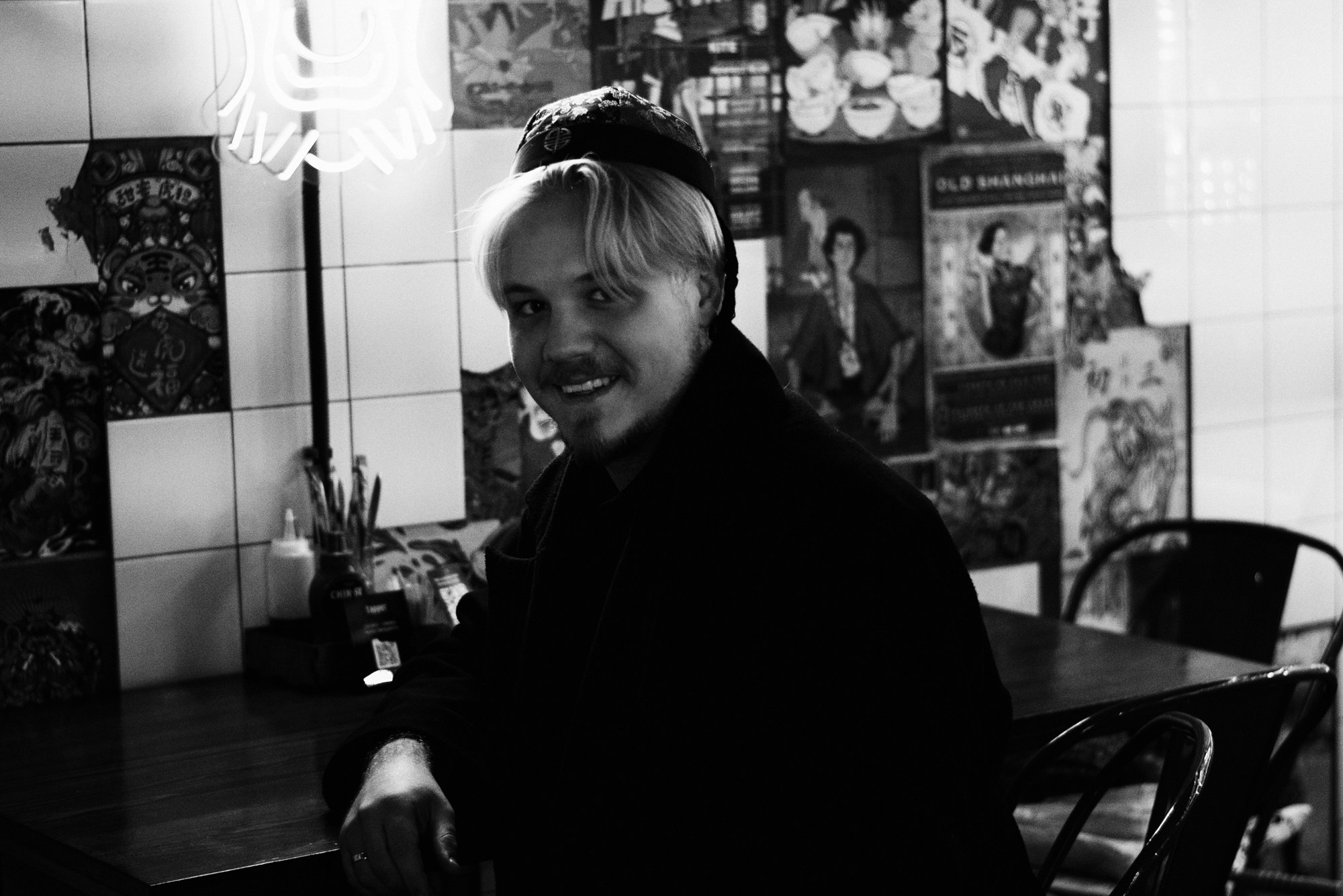 Свадьба для двоих в Тюмени — фотосессия в ЗАГСе, кафе и отеле. Портретный фотограф Тюмень Дарья Мустафина