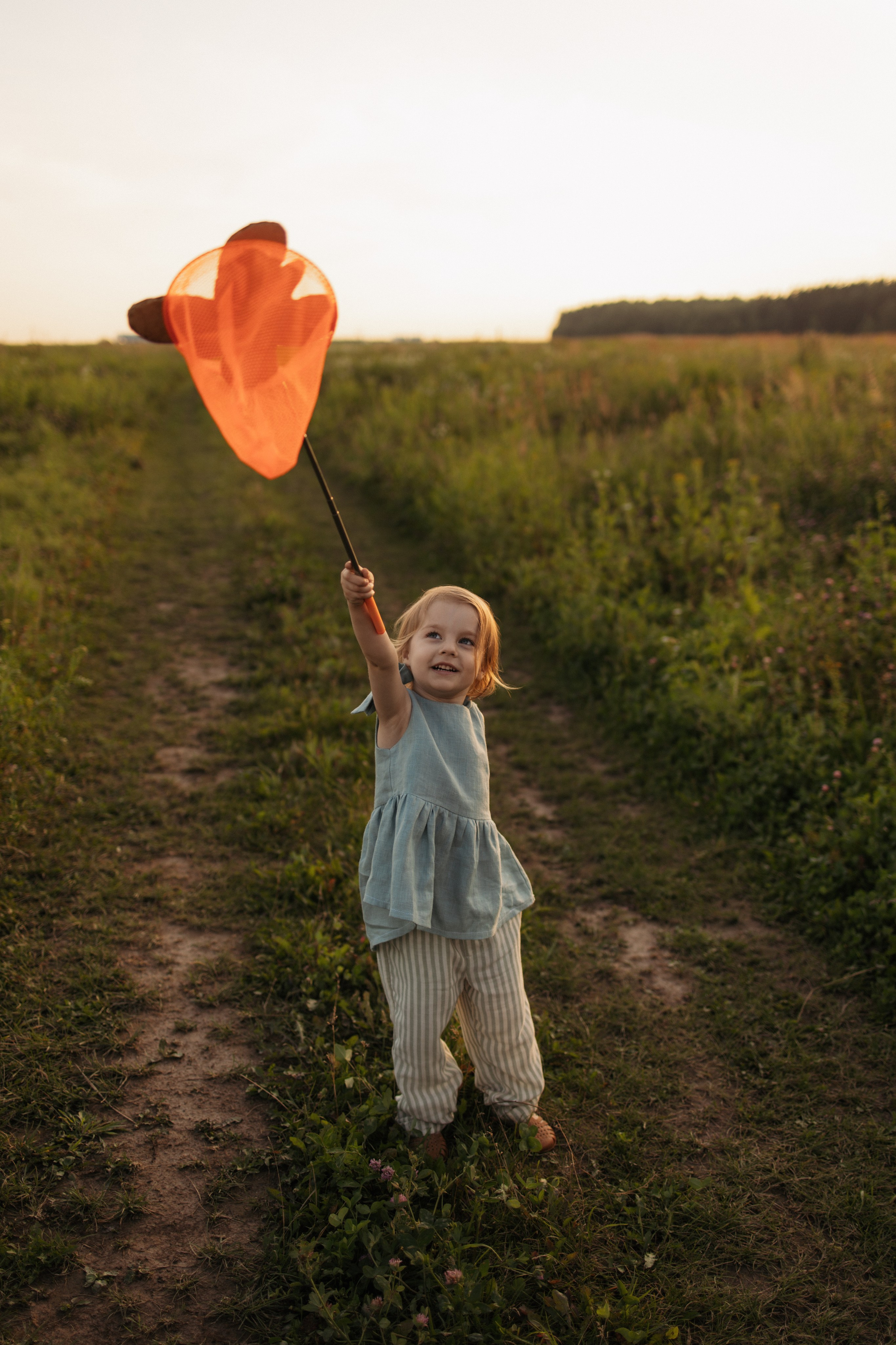 Семейная фотосессия в поле. Семейный фотограф в Москве Марина Петра