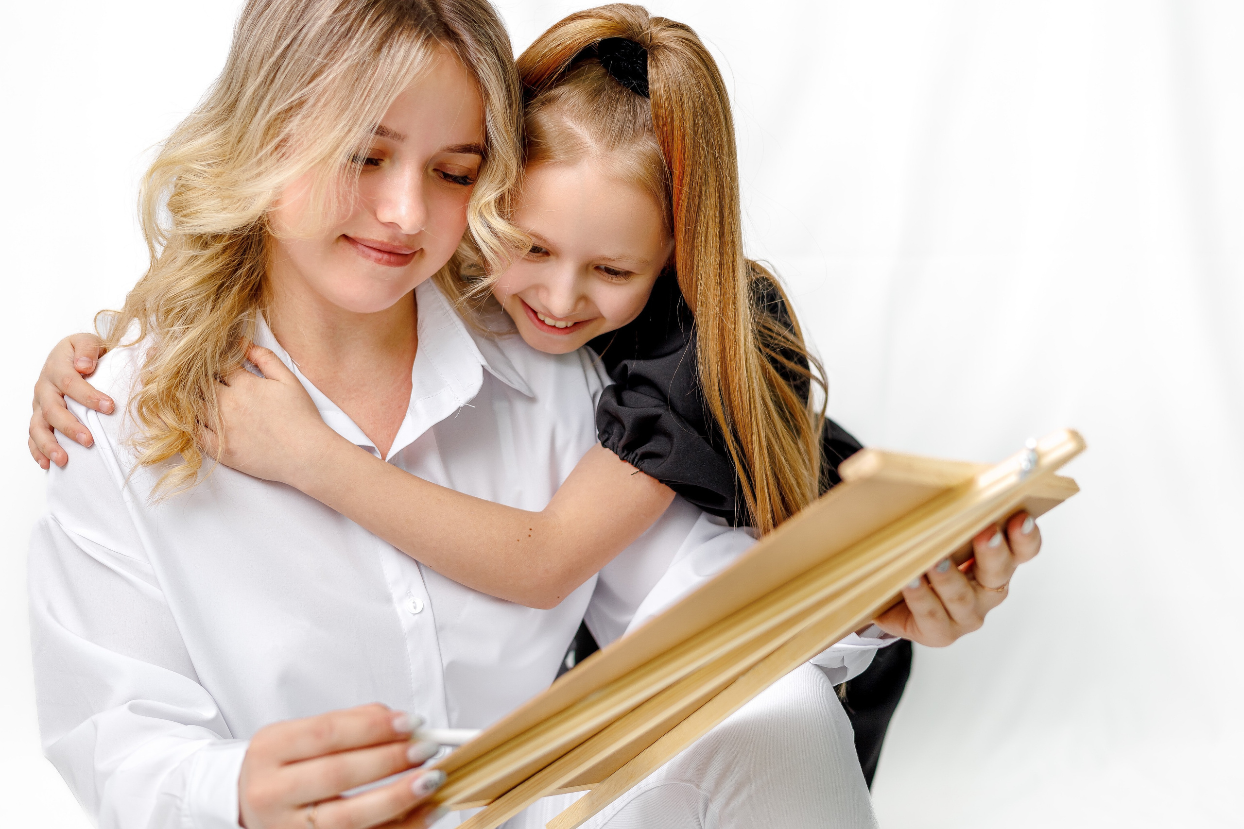 Анастасия и Ксения. Фотограф Мариинск