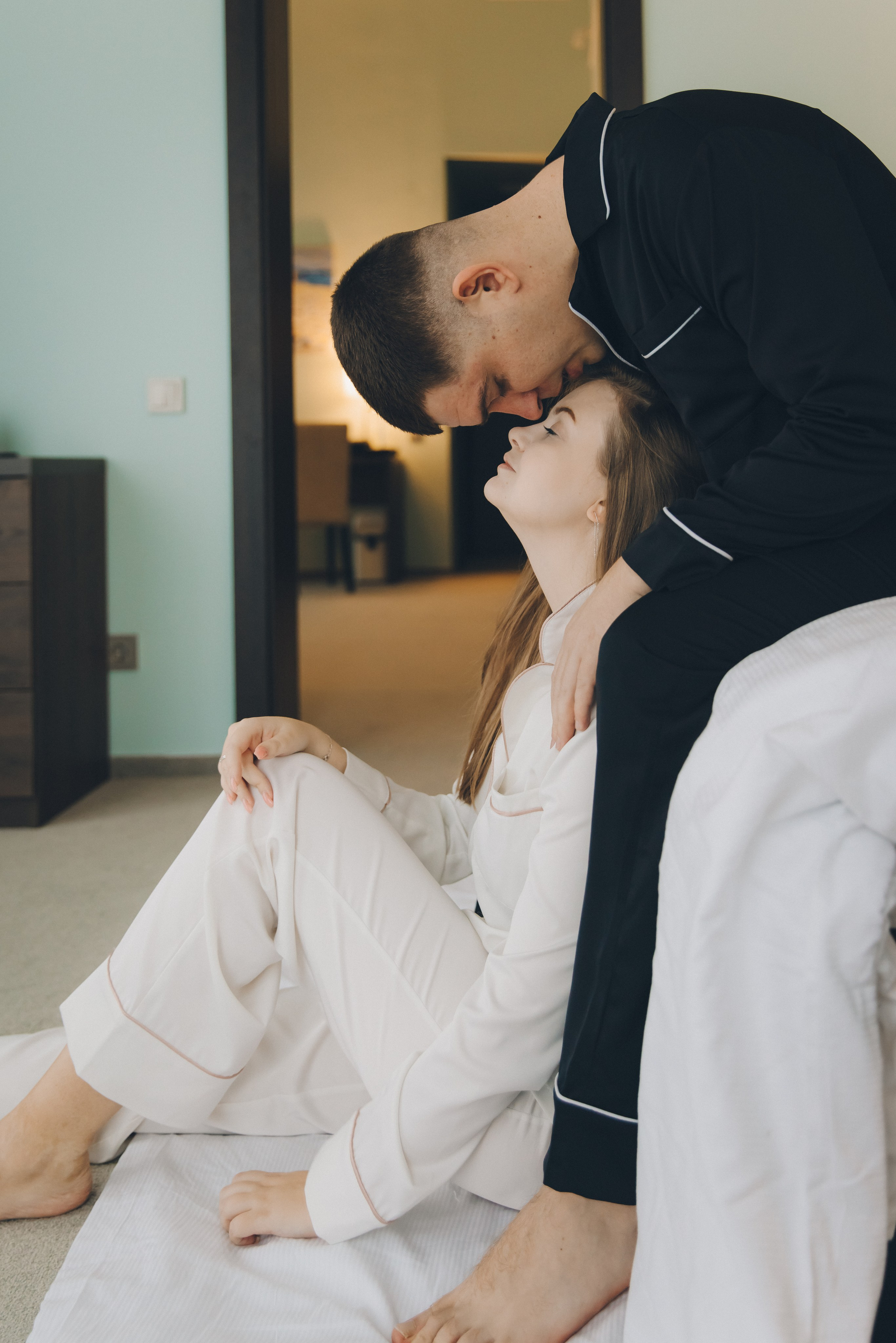 Lovestory в отеле «Кандинский». Фотограф Зеленоградск Красильникова Елена