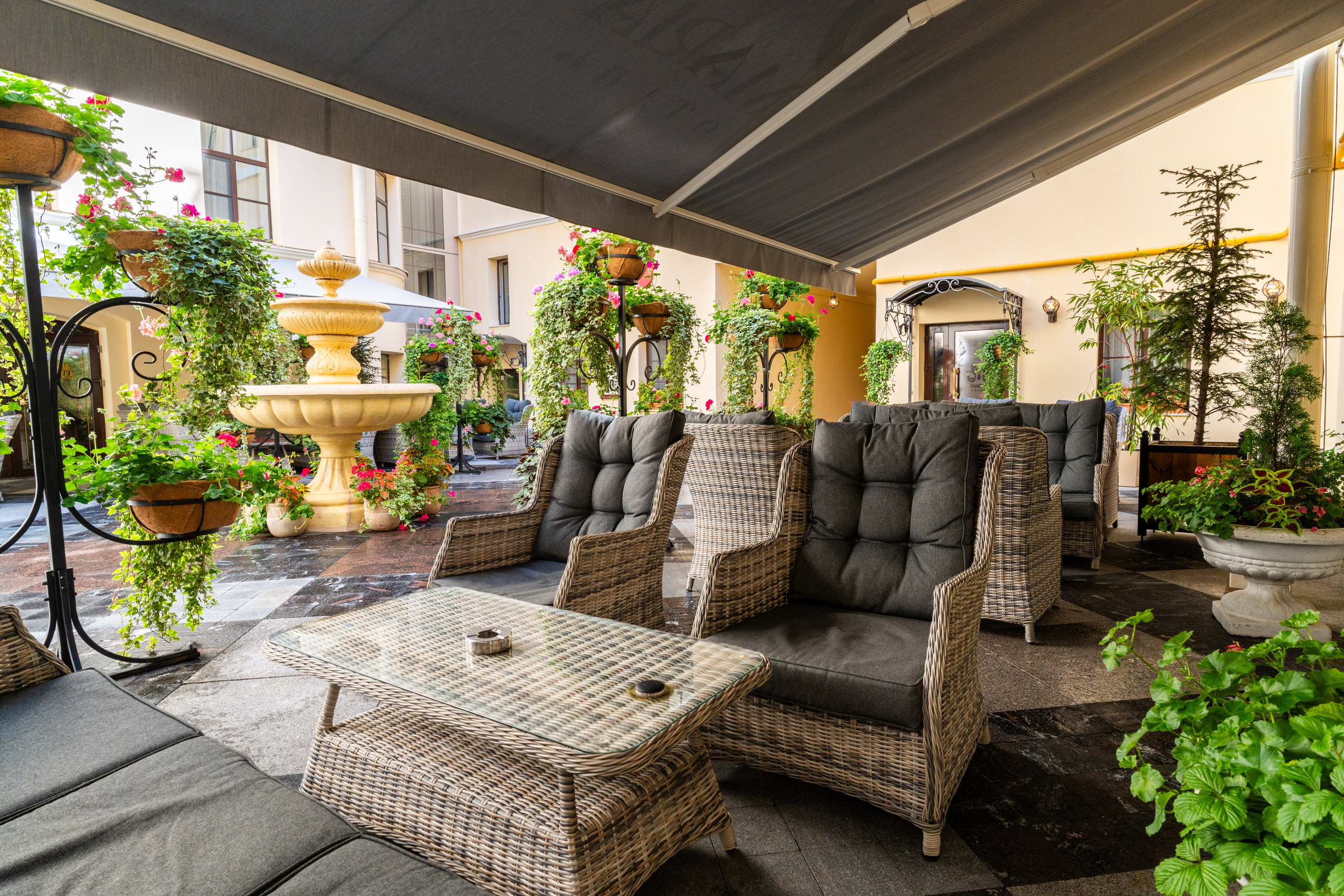 Интерьерная съёмка отеля «Мария» в Санкт-Петербурге