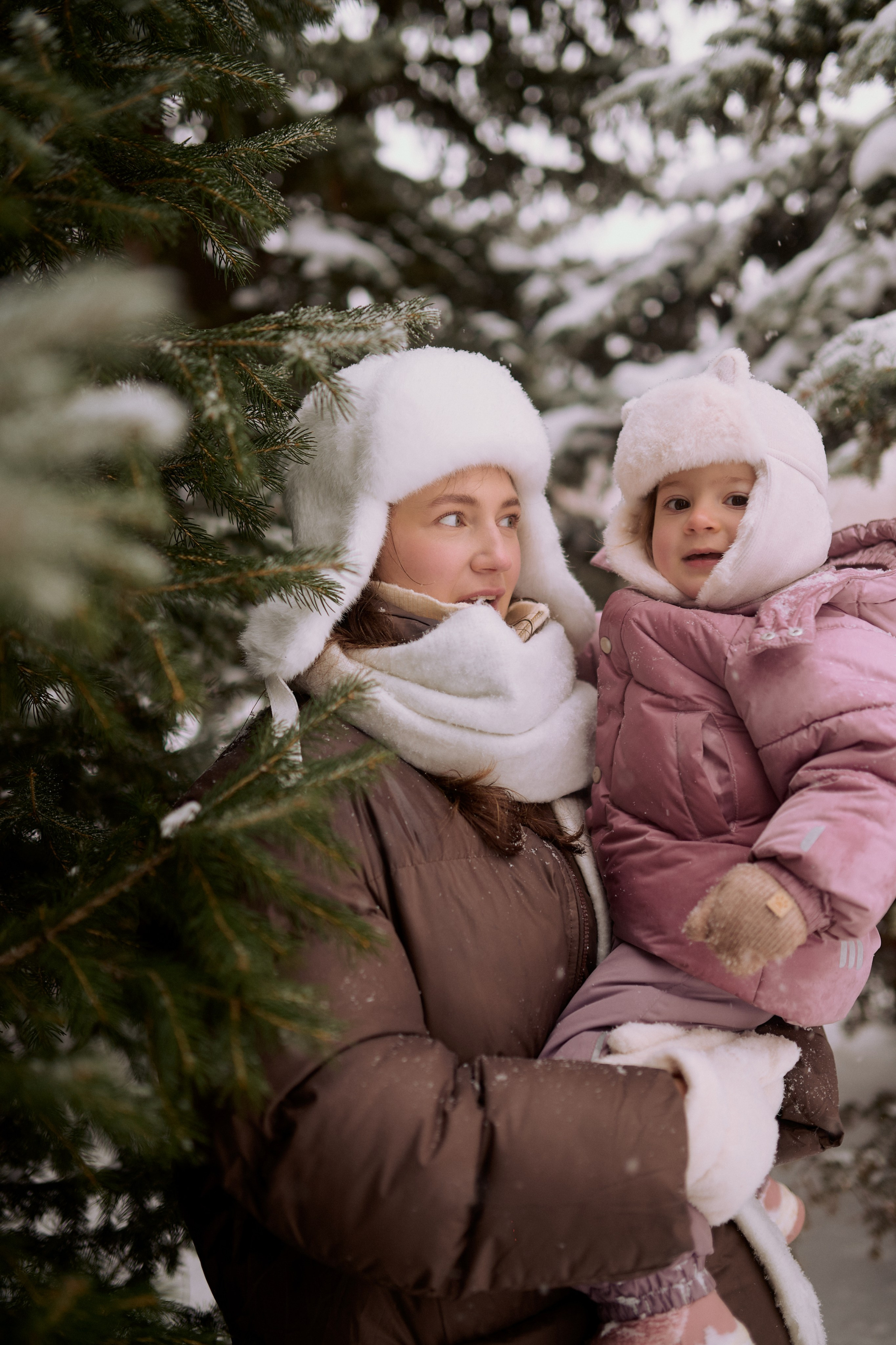 Андрей, Леся и Василиса в снежном парке. Семейный и свадебный lifestyle-фотограф в Москве Мария Петрова