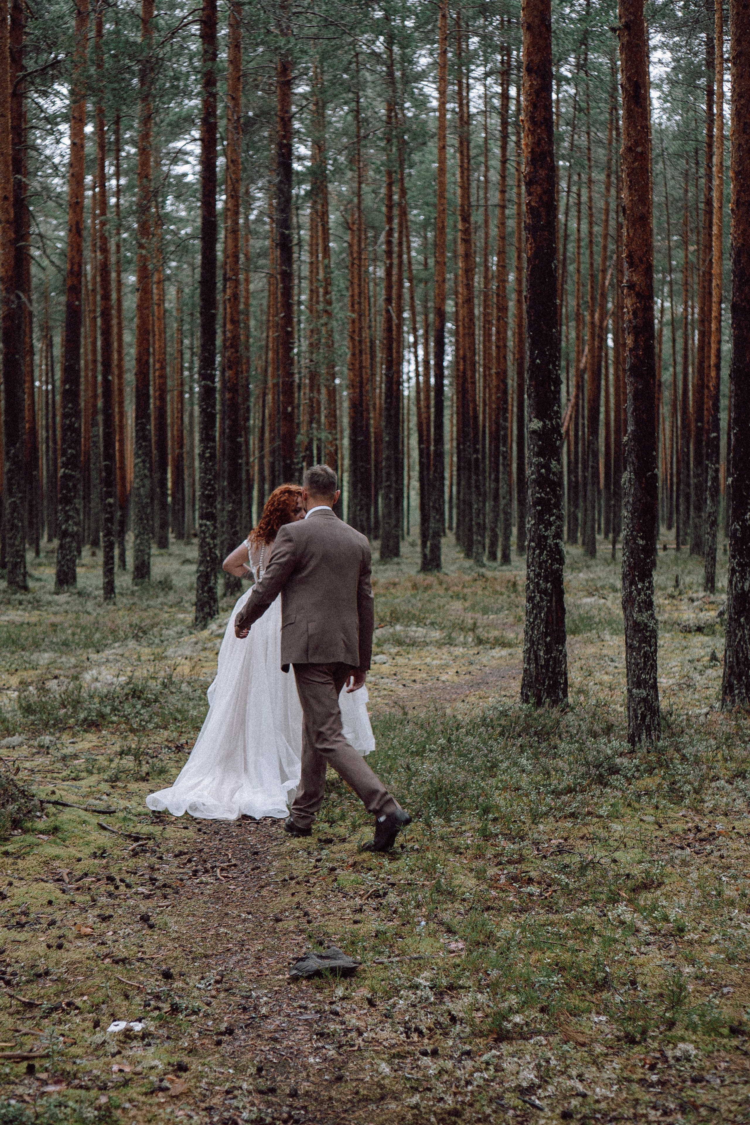 СВАДЕБНАЯ ФОТОСЕССИИЯ ПАРЫ В ГОРОДЕ ПРИОЗЕРСК В СОСНОВОМ ЛЕСУ И С ПИКАПОМ. Профессиональный фотограф, Санкт-Петербург — Виктория Богомолова