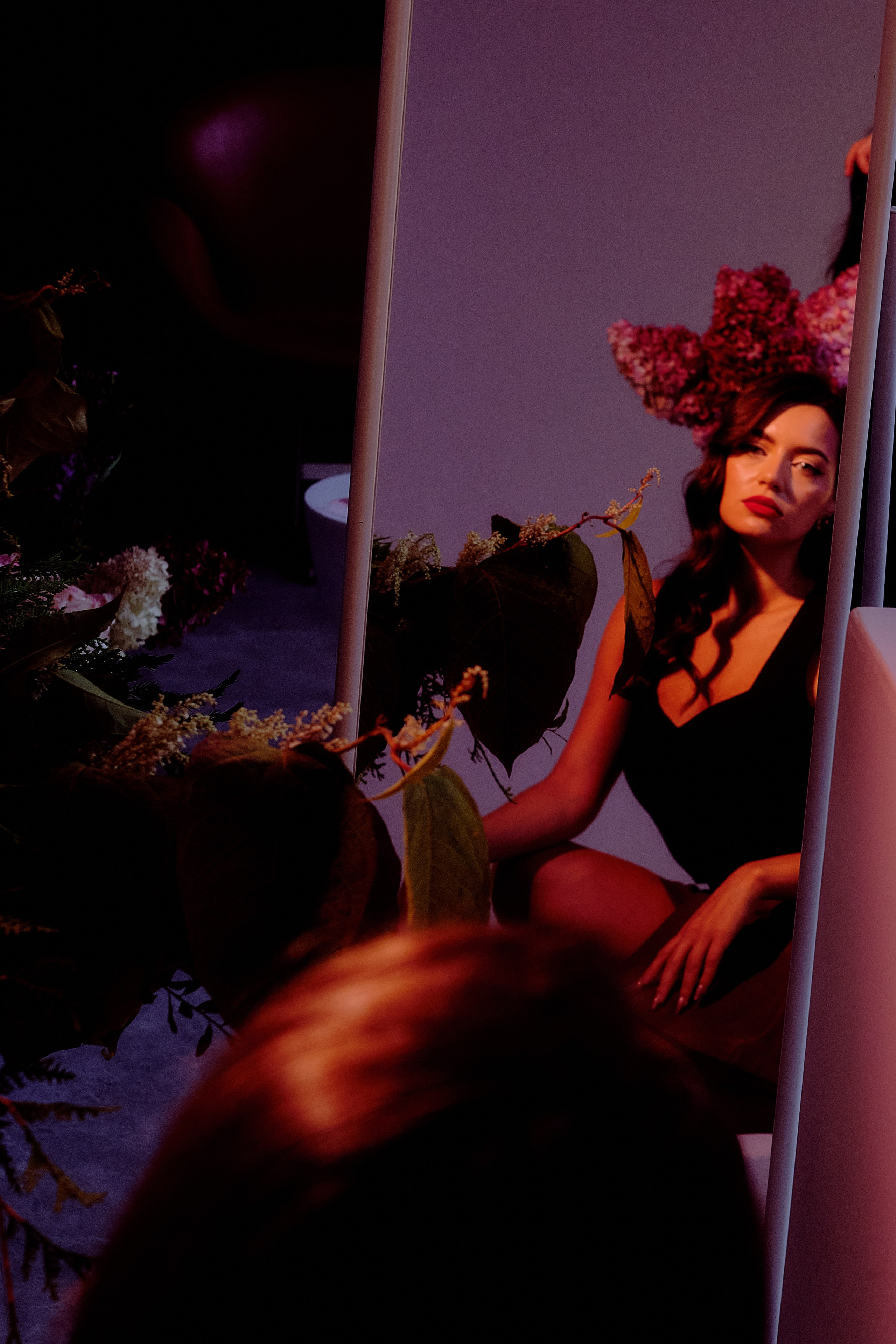 Индивидуальная съёмка в Твери, портреты я цветным светом, атмосферно, рефы с цветным светом