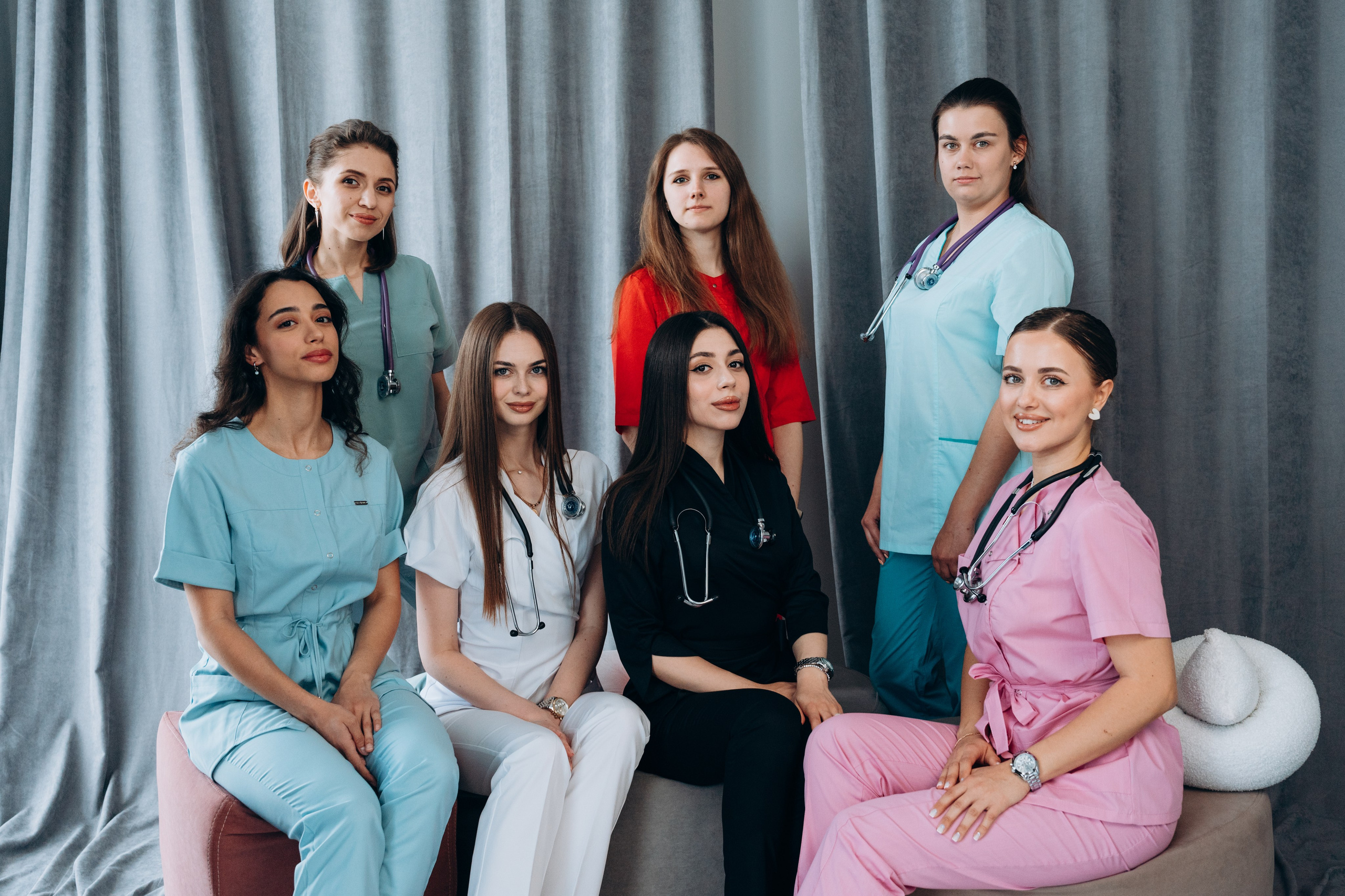Фотосессия для медицинского коллектива. Портретный свадебный фотограф Крым | Евгения Щитенко