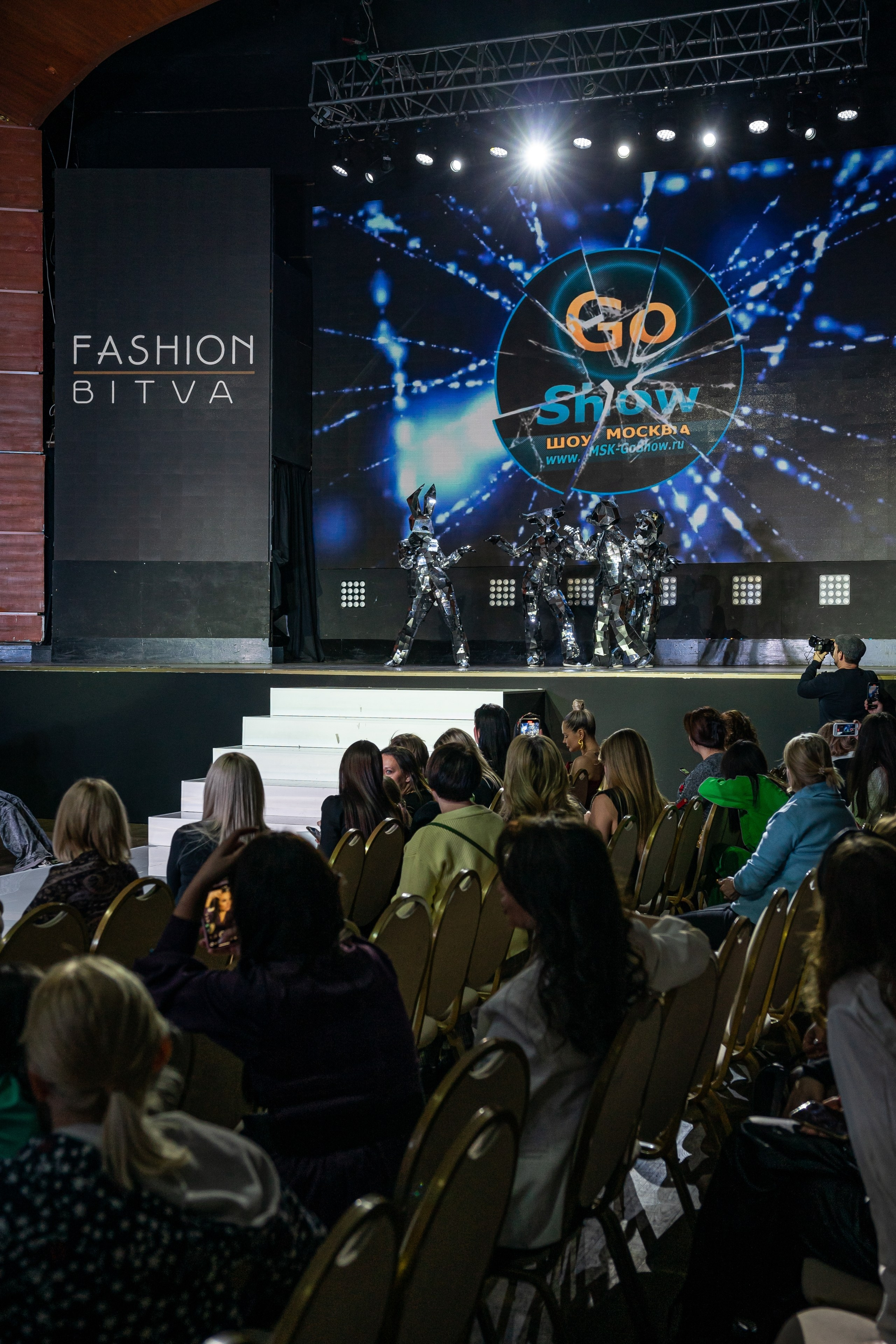 Модельный показ. Контент-фотограф в Москве Тима Забабурин