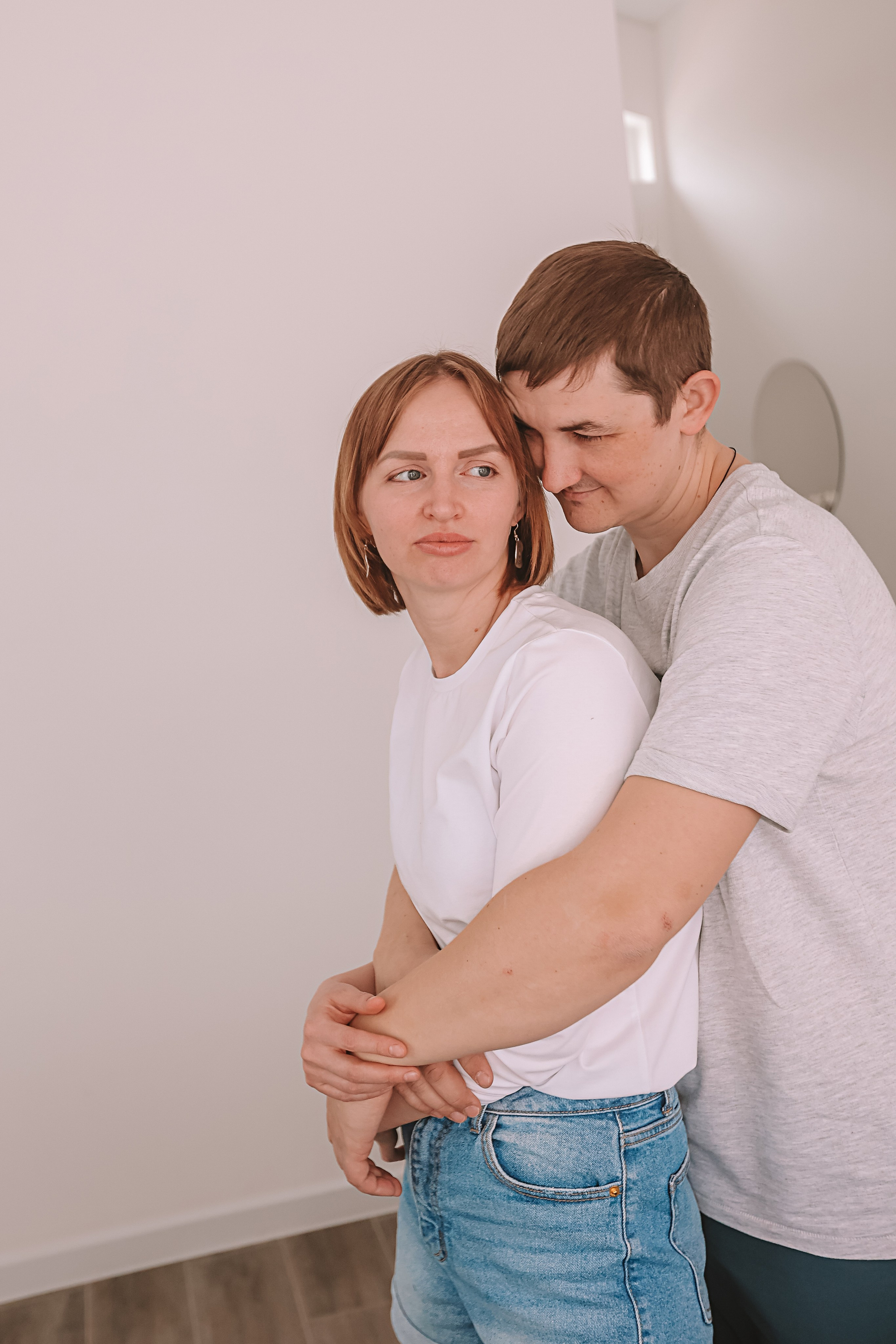 Семейная в домике (репортаж). Семейный фотограф Тюмень, фотограф на роды Салмина Мария