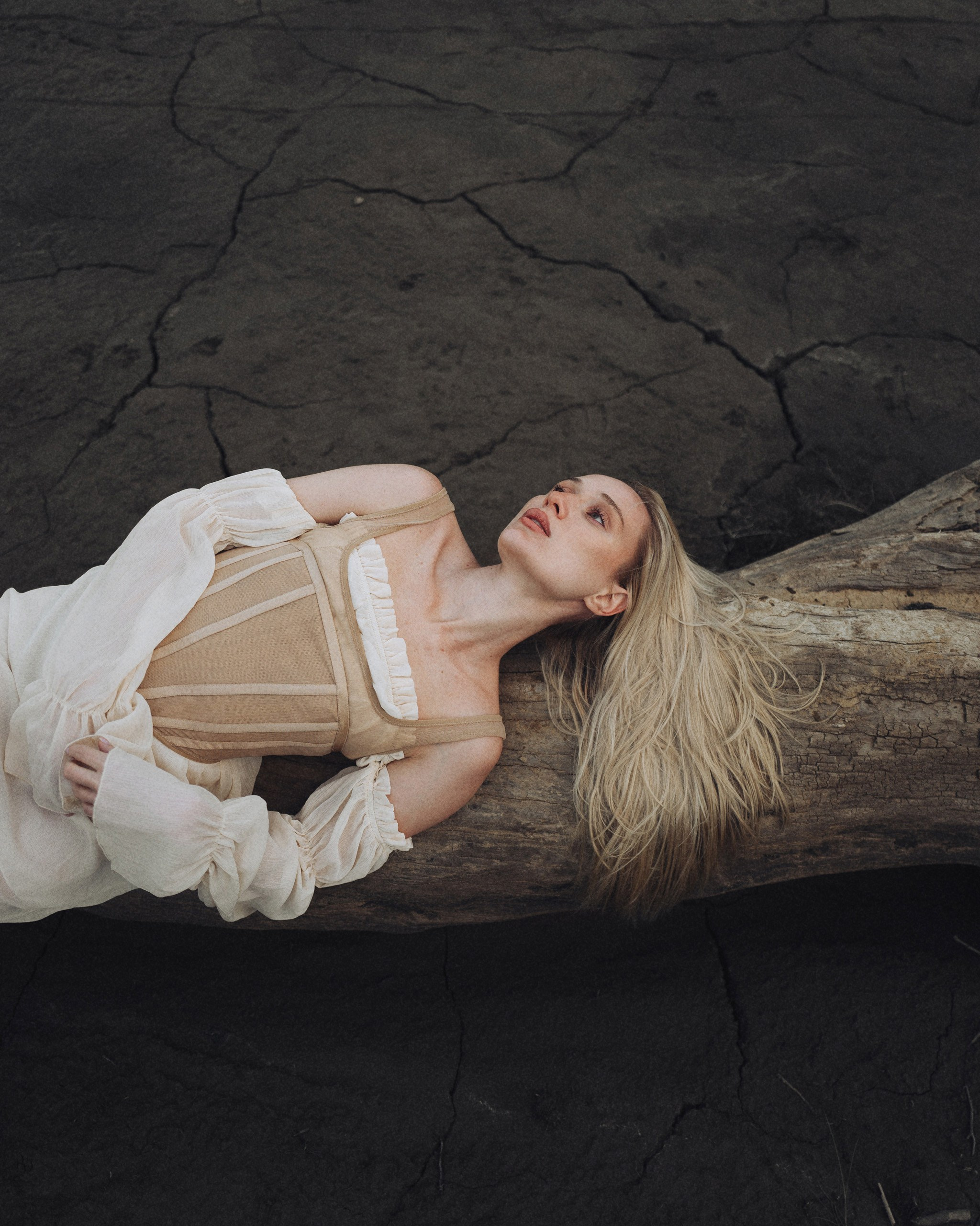 Даша «Сухой берег». Никита Линейцев — индивидуальный портретный фотограф в Москве и Иркутске