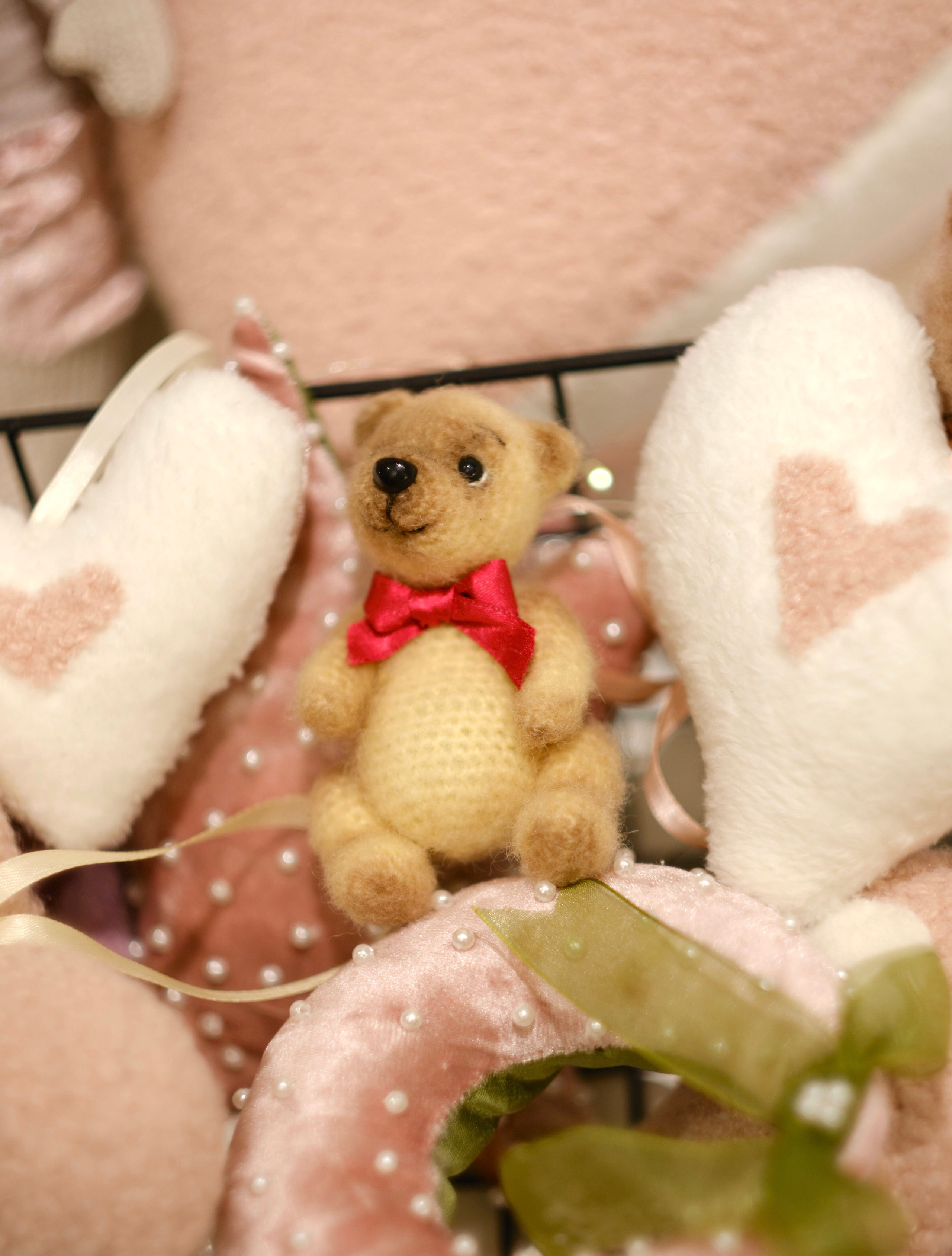 Игрушки и подушки. Предмет искусства