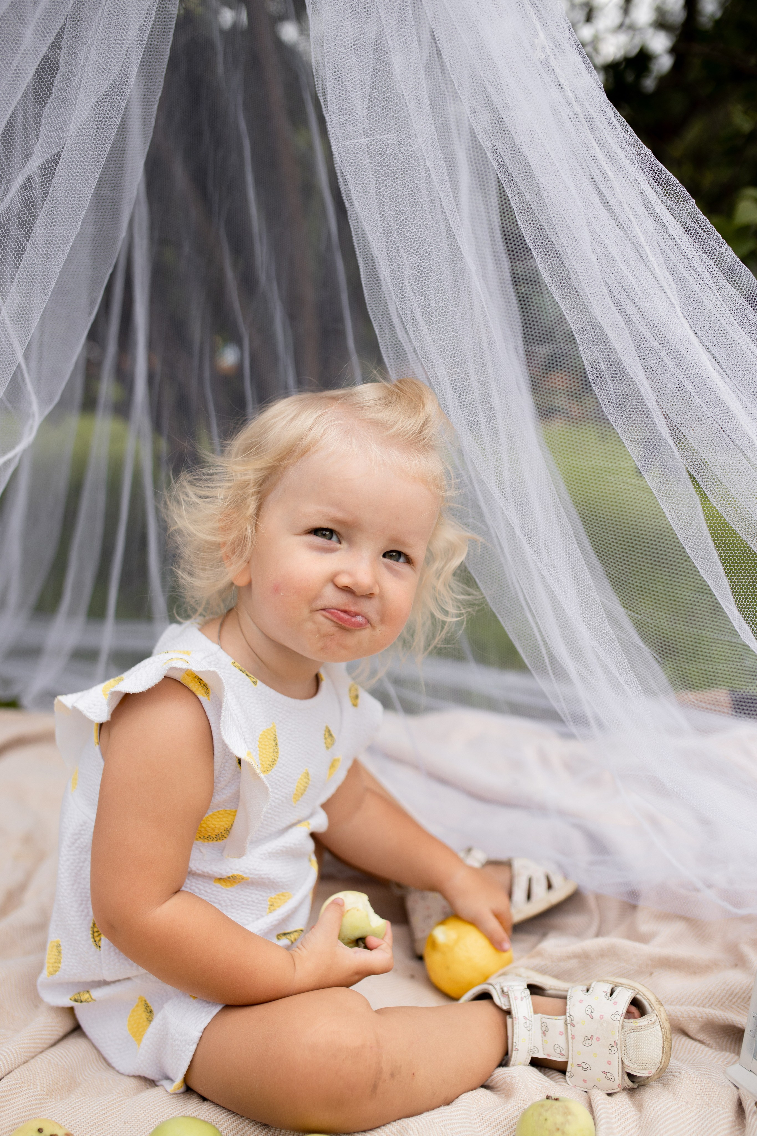 Семейная фотосессия на даче в Купавне. Фотограф в Железнодорожном и Балашихе
