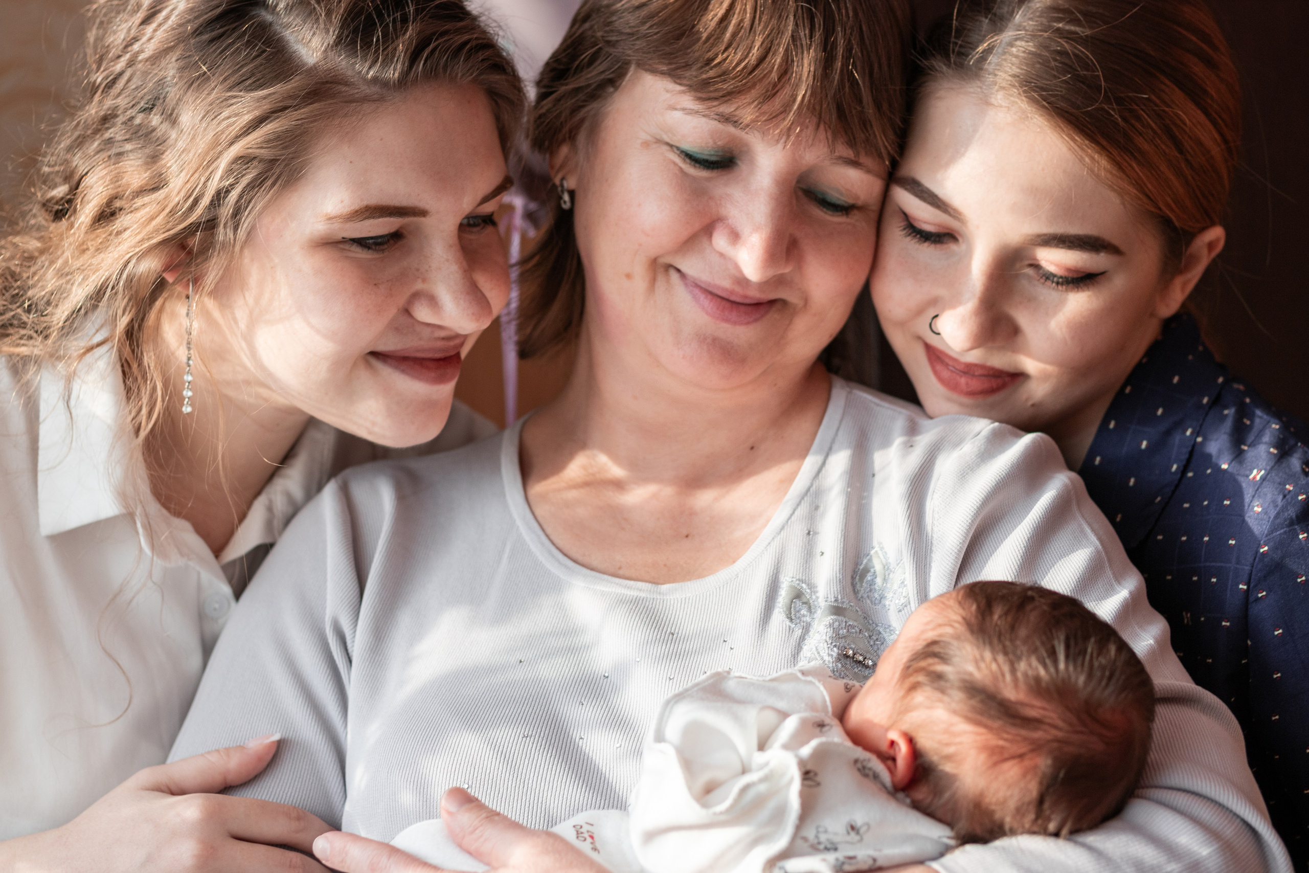 Выписка из роддома в городе Северск и Томск
