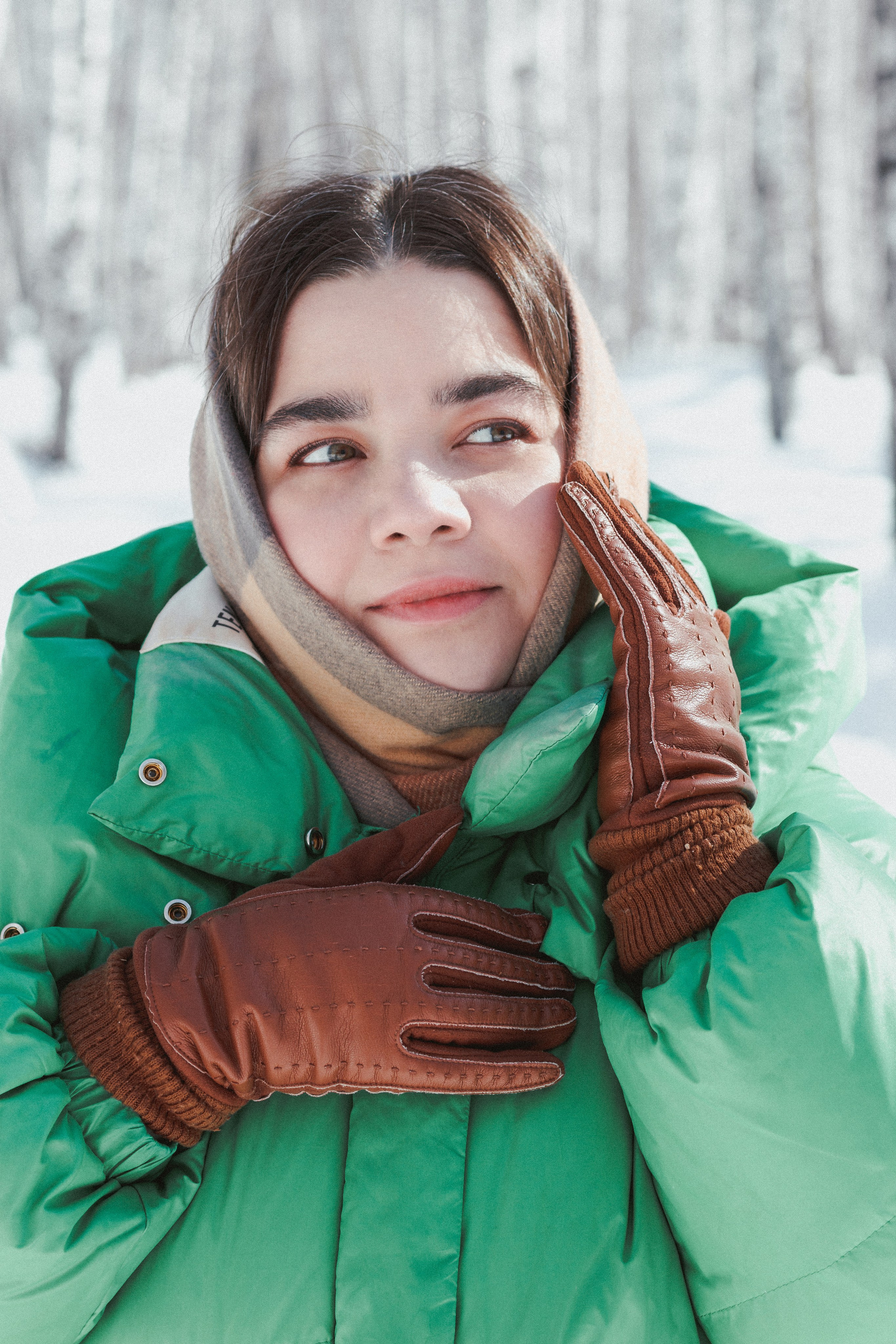 Весенняя творческая фотосессия девушки в городе Томск