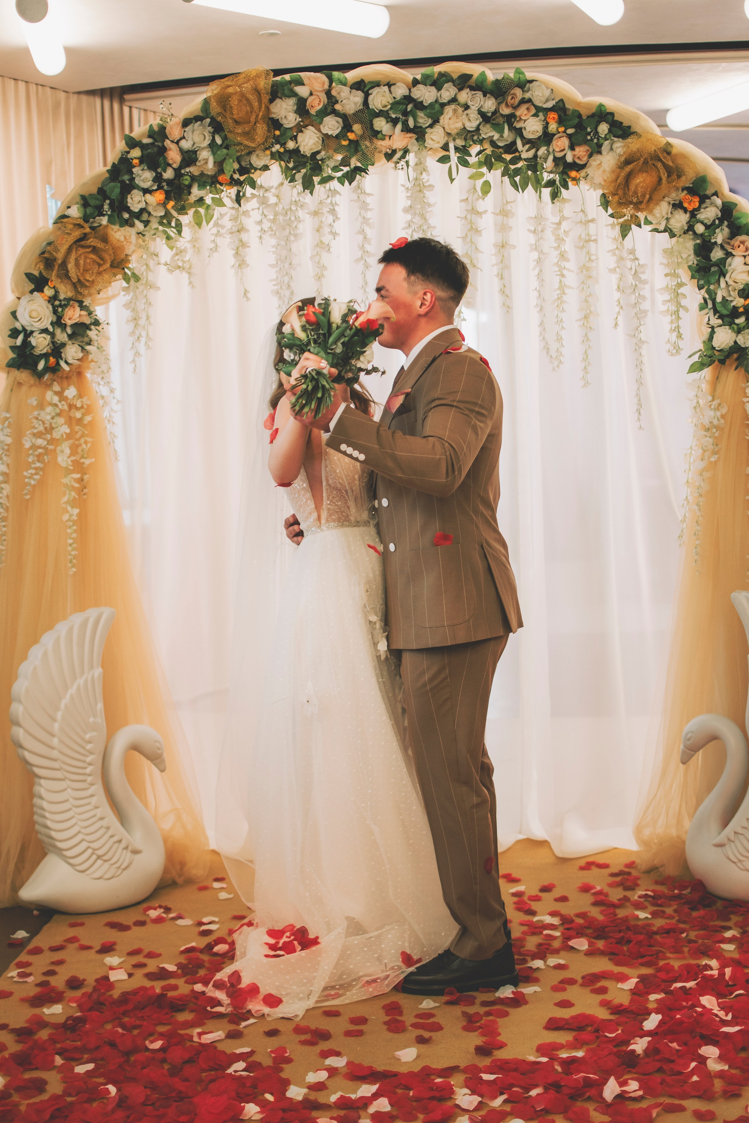 Альберт и Анастасия (Студийная фотосессия, роспись в ДК Нефтяник + фотосессия с гостями). Семейный и свадебный фотограф Губкинский и Ставрополь