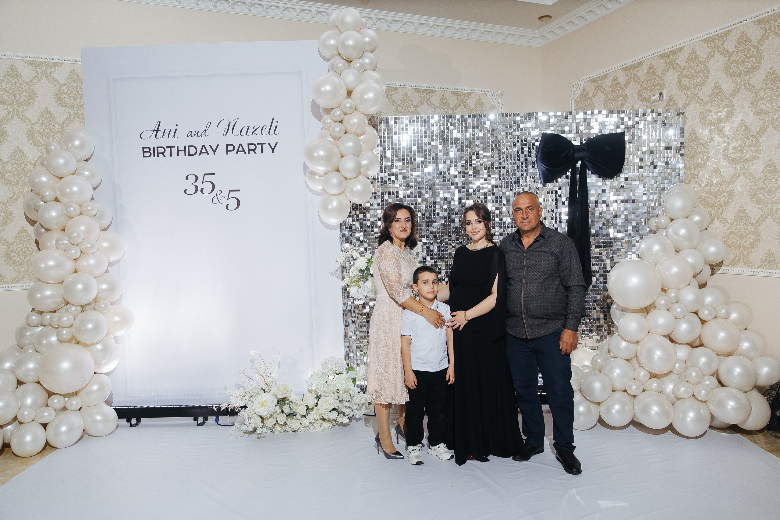 Ани и Назели. 35&5 День рождения, «Янтарь». Фотограф в Красноярске Надежда Воскресенская