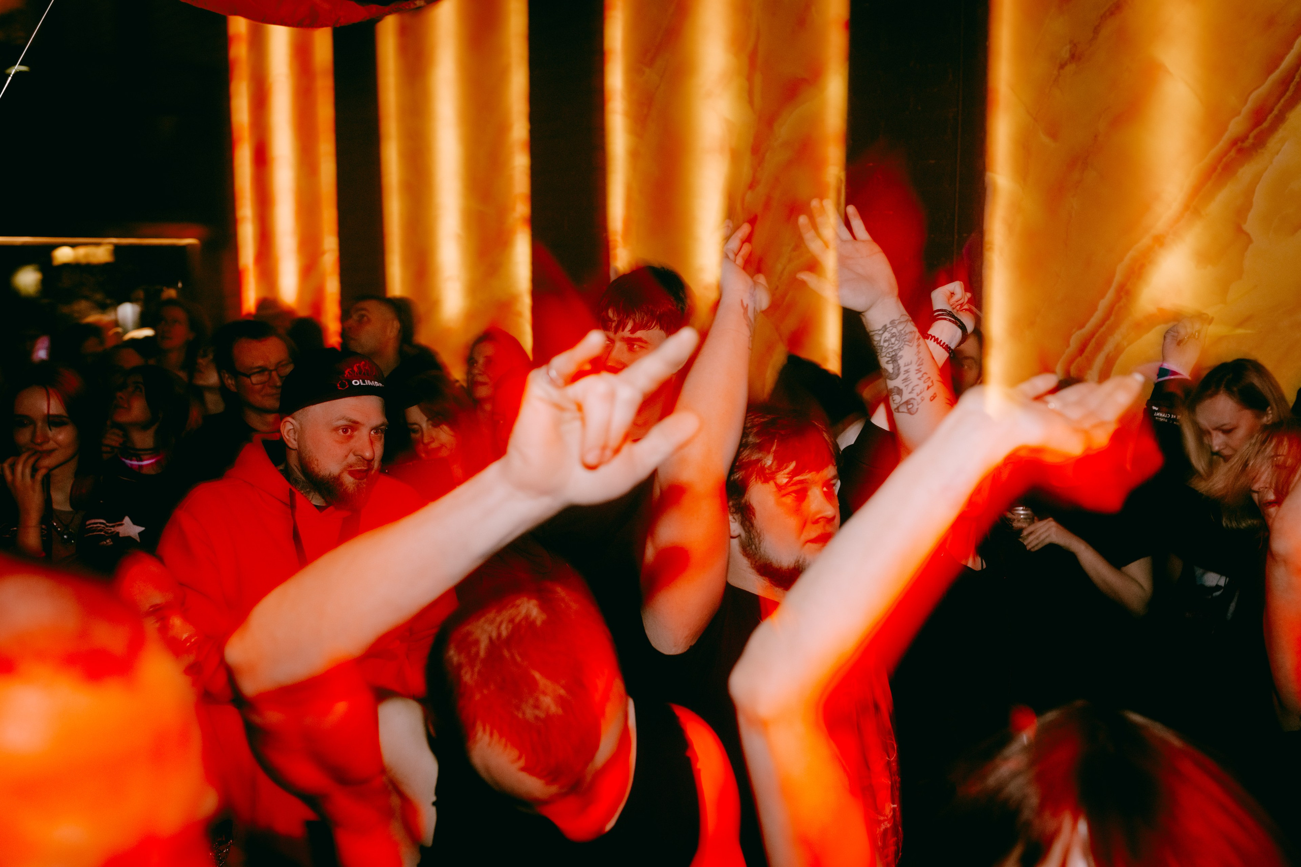 ПОСЛЕДНИЙ ПИОНЕР. Фотограф Елена Богачева (lenalena_na_na_na)