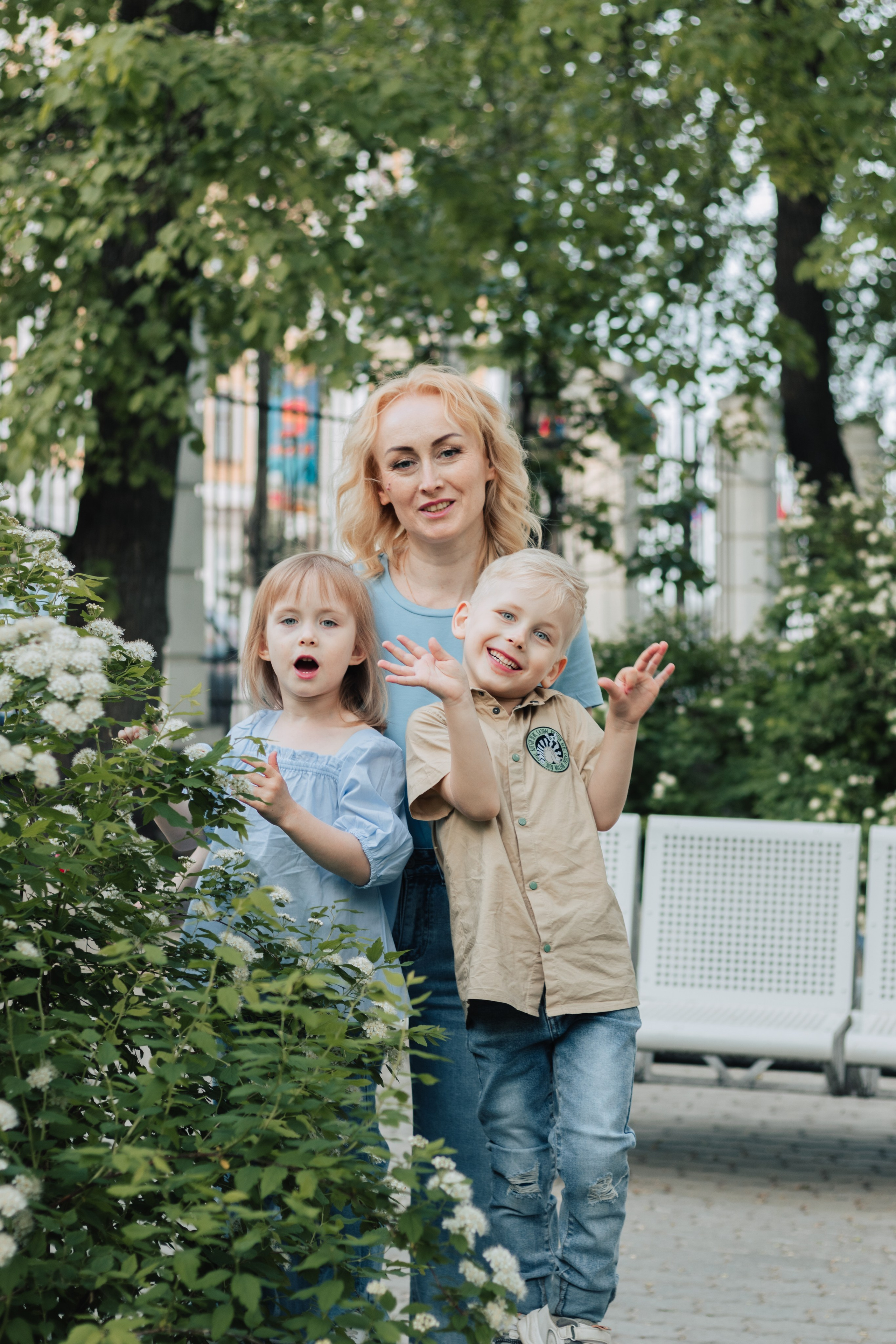 Прогулка с мамой по городу