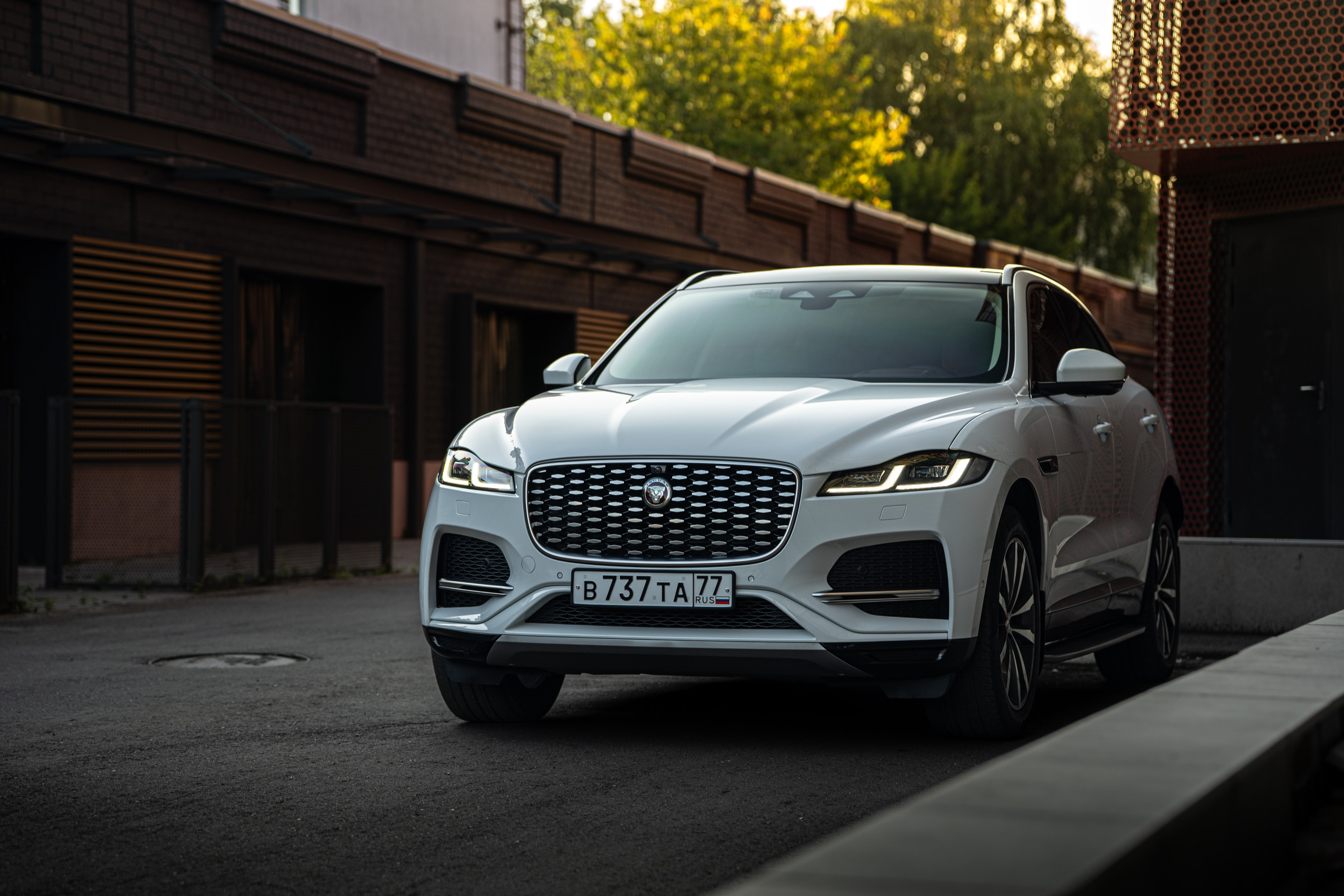 JAGUAR F-PACE. OZ Production