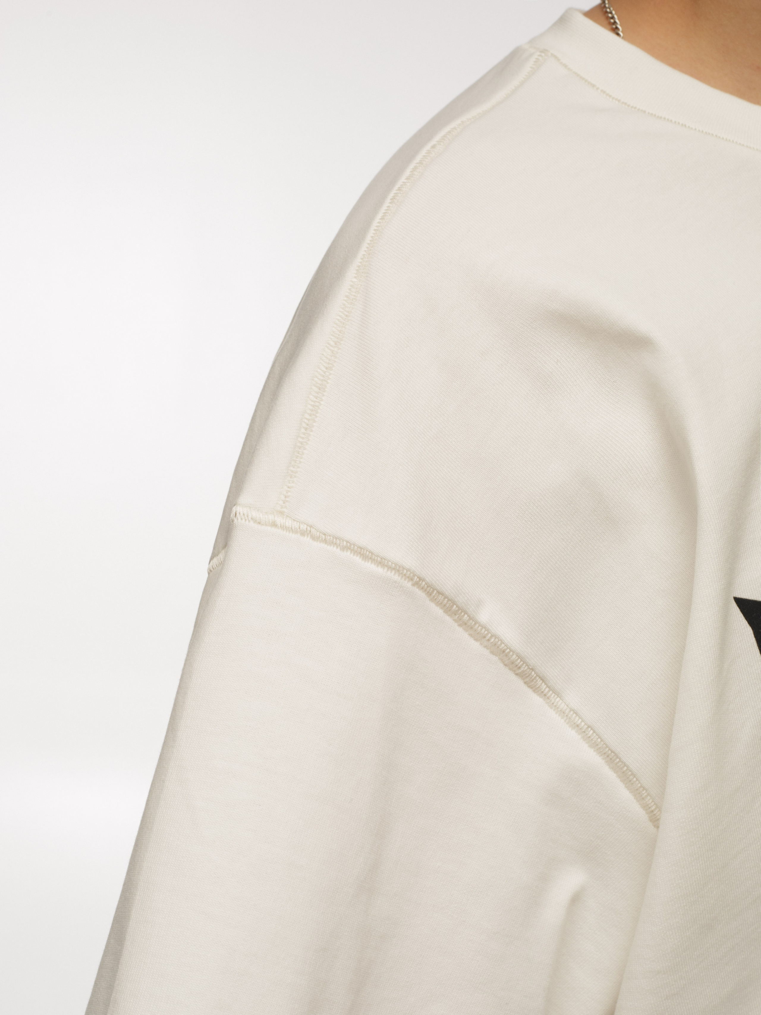 КАТАЛОГ | белый фон. RUNA production — стильные съемки для брендов