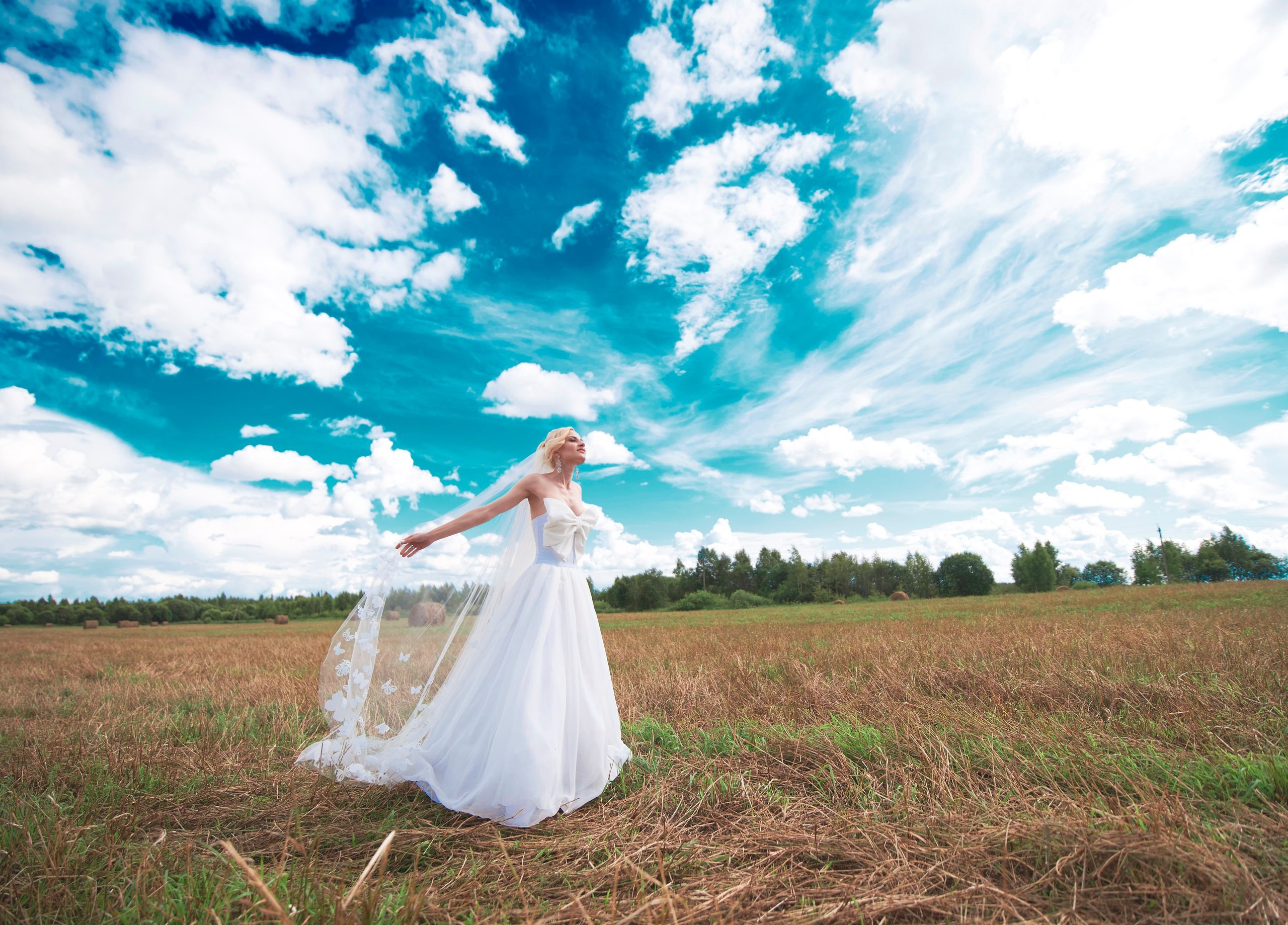 Примеры свадебных платьев. Модельер Евгений Бременев