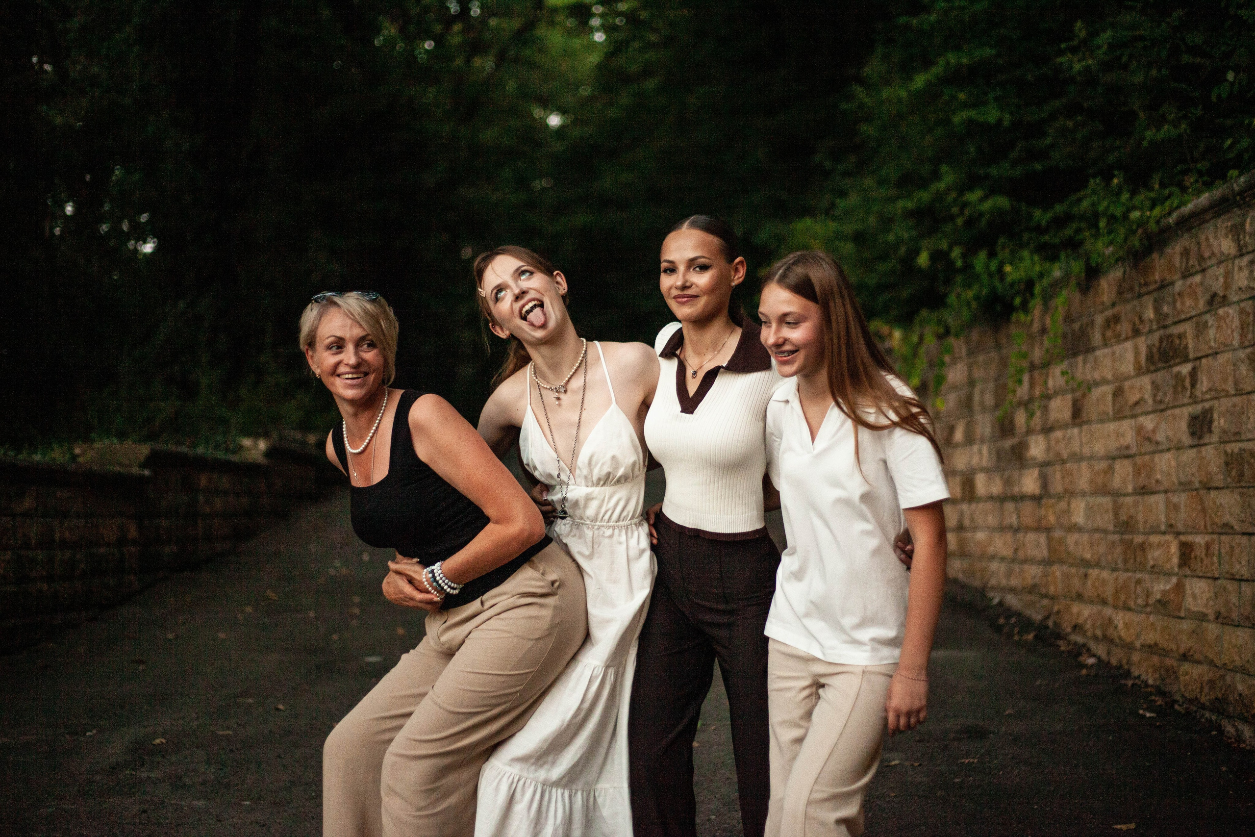 Абрау. Уличный фотограф Города N