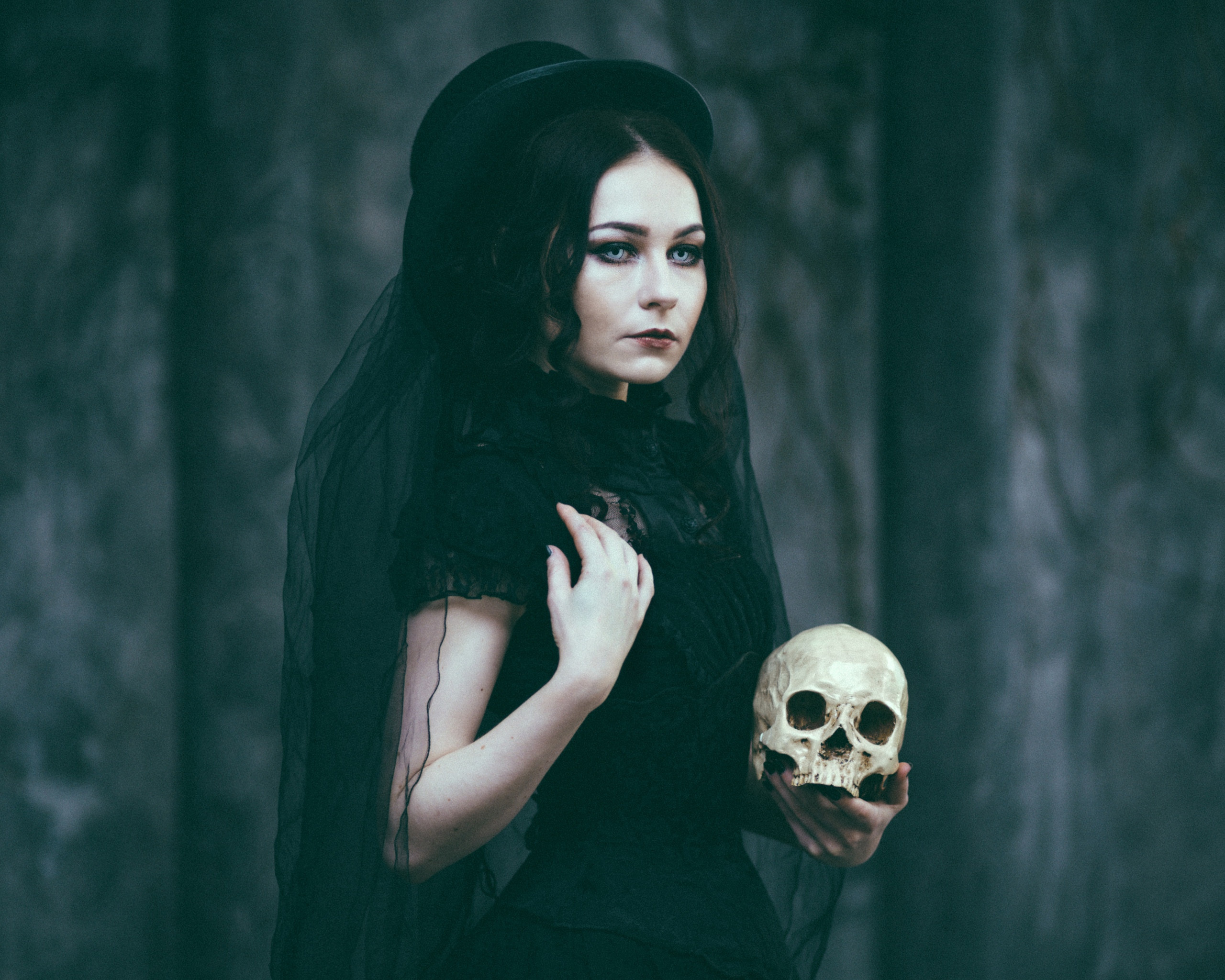 Арт. Антон Ив